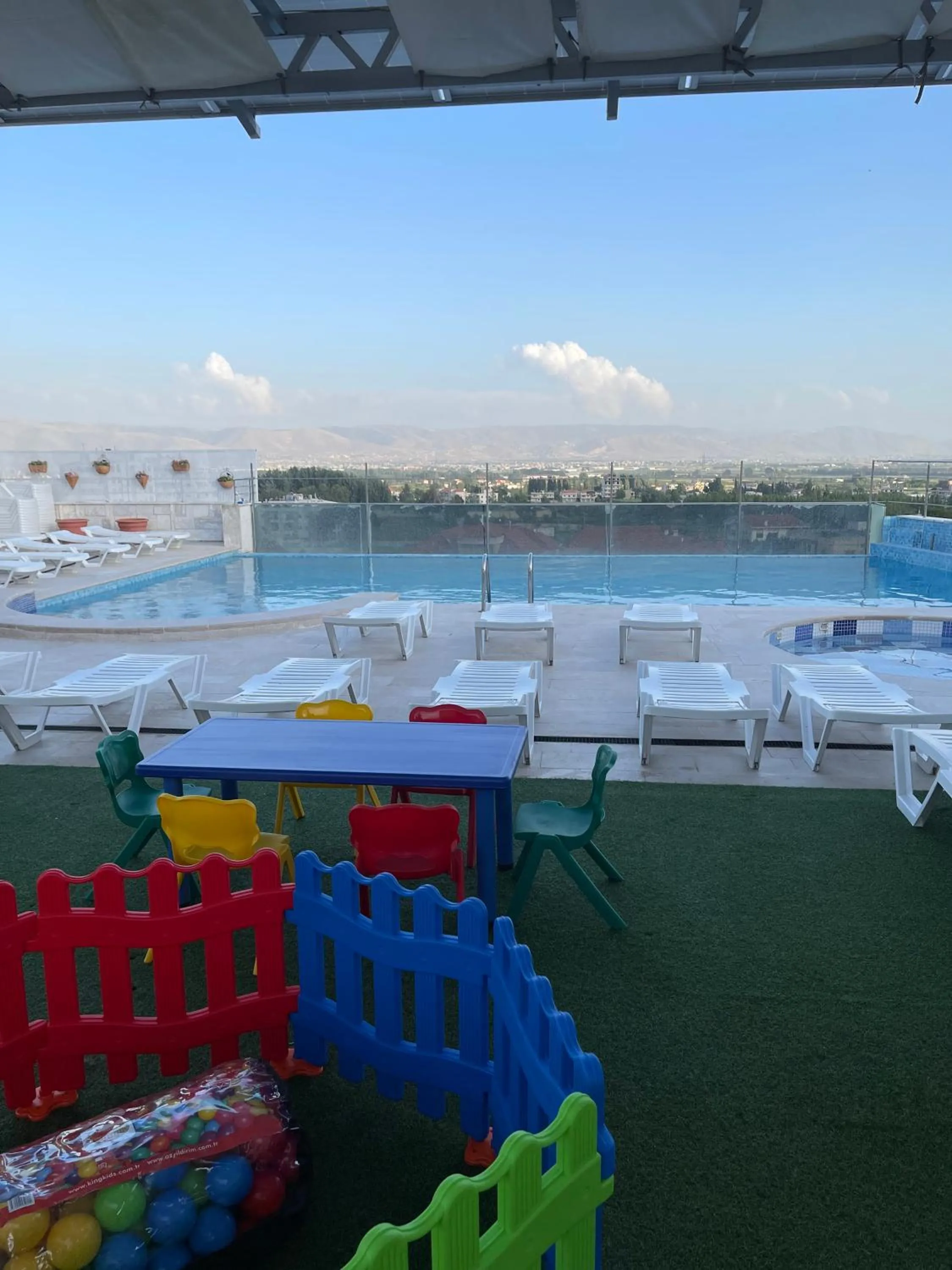 Delora Hotel and Suites