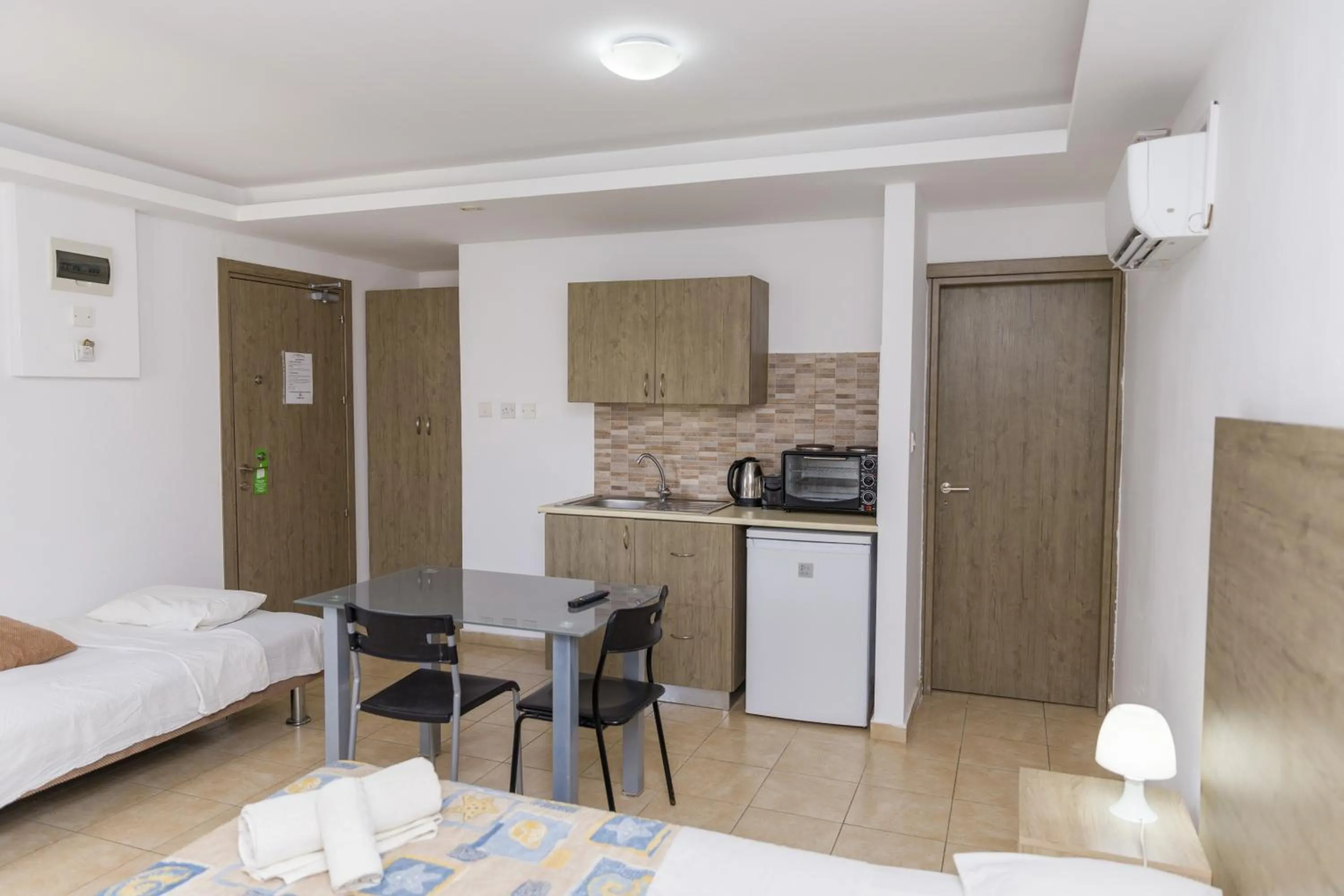 Dining area in Alecos Hotel Apartments