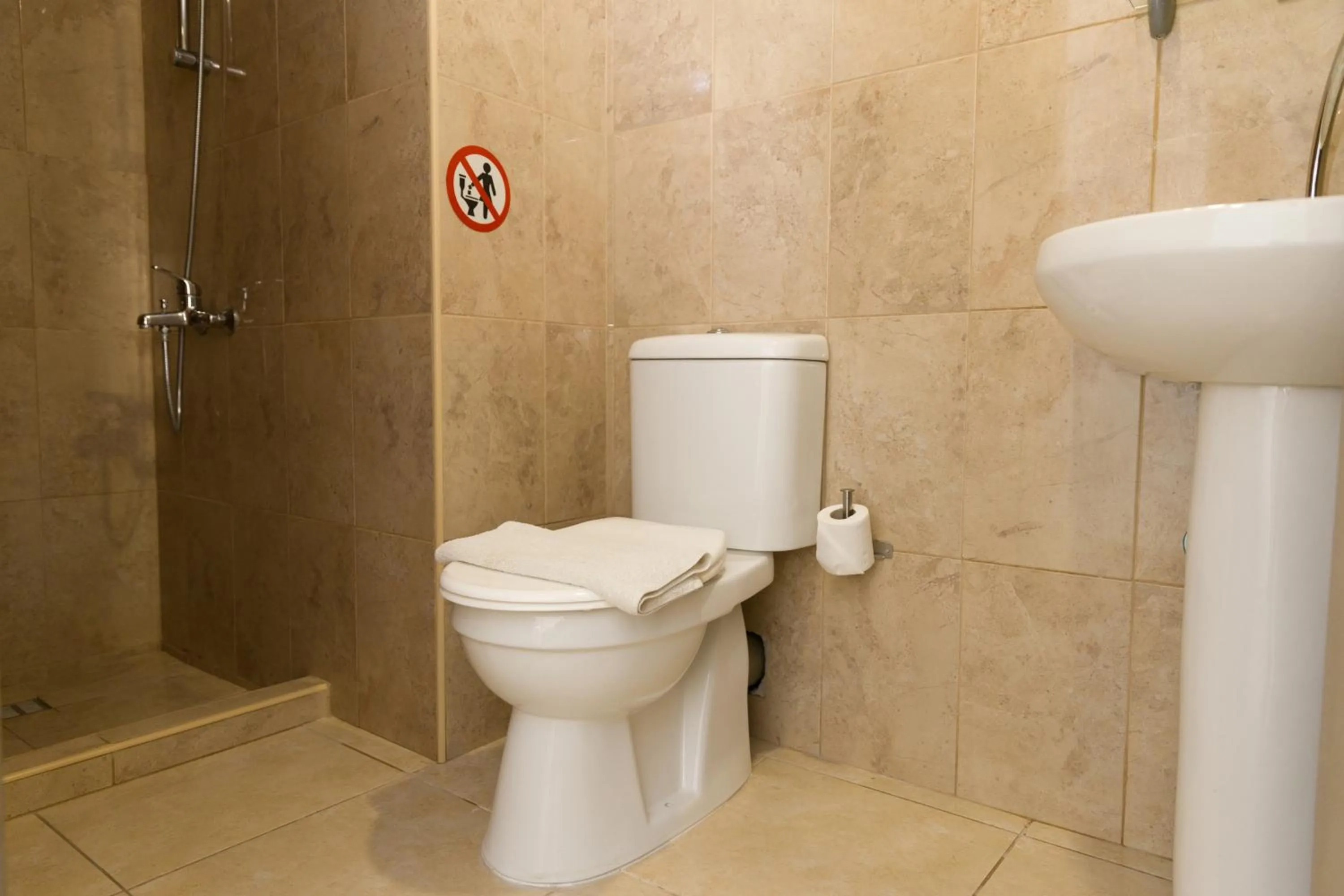 Bathroom in Alecos Hotel Apartments