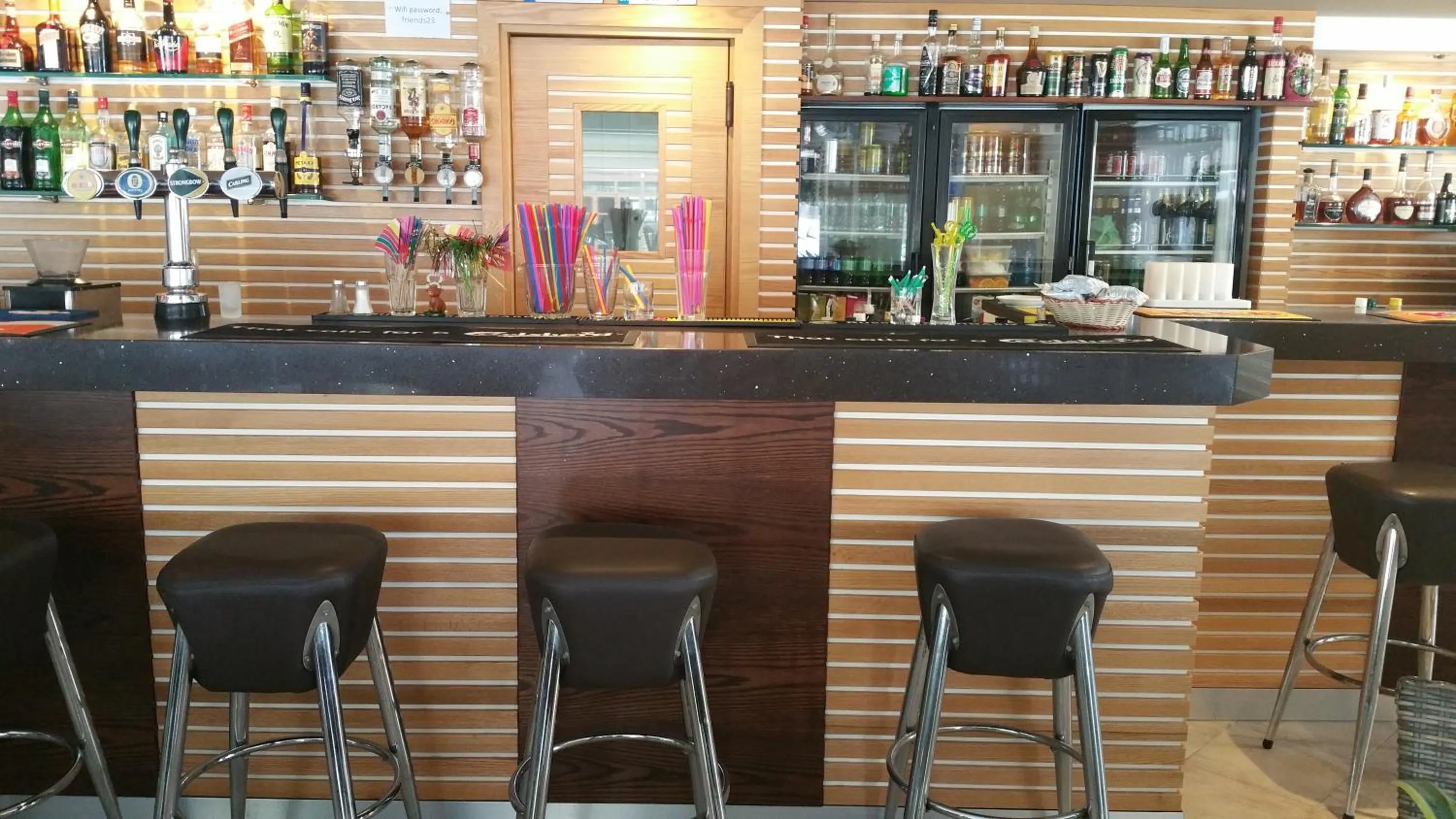 Lounge or bar in Alecos Hotel Apartments