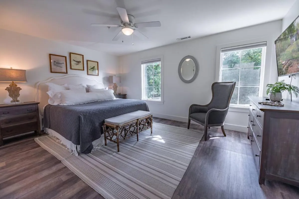 Bed in Bridge Creek Inn