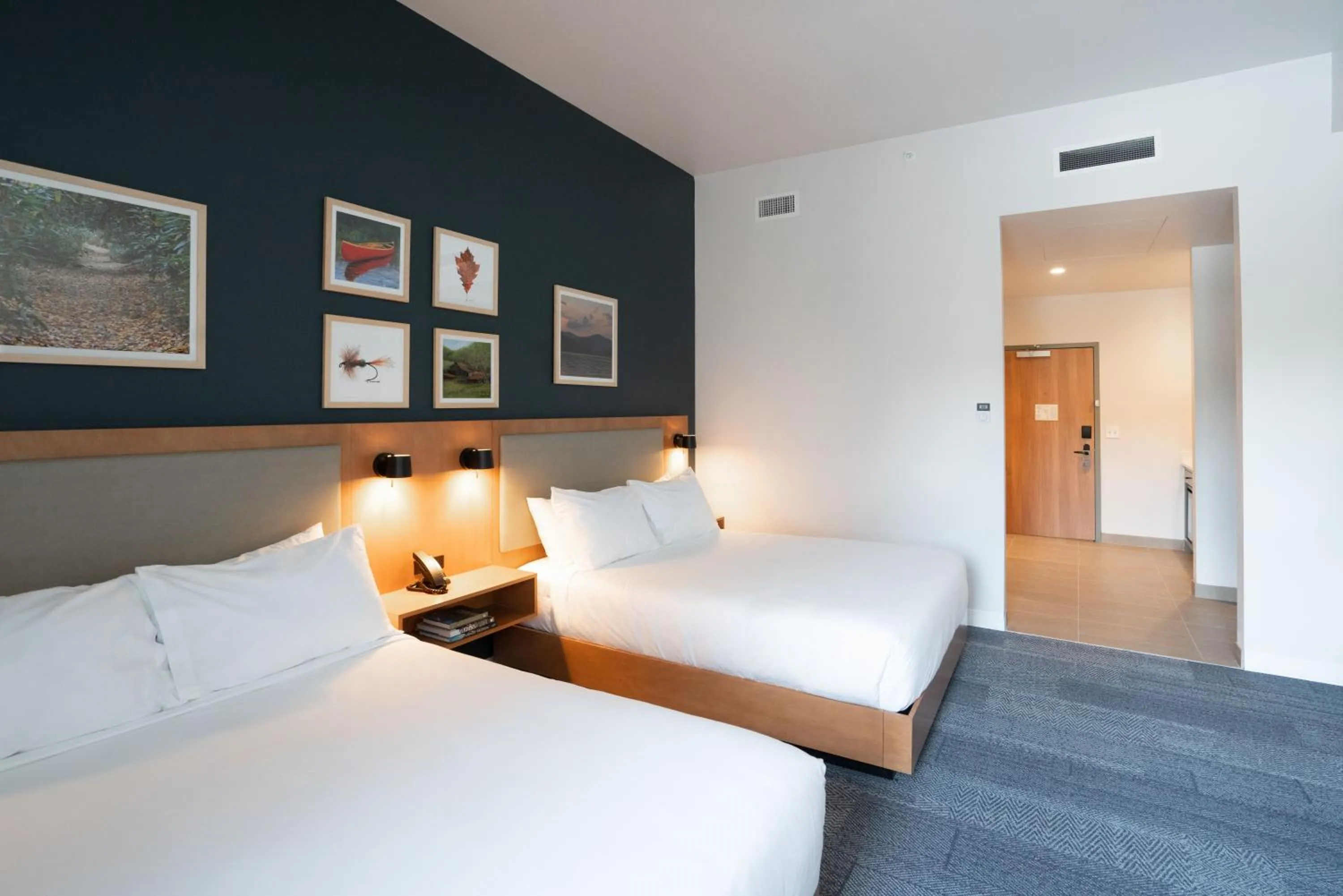 Bed in Bridge Creek Inn