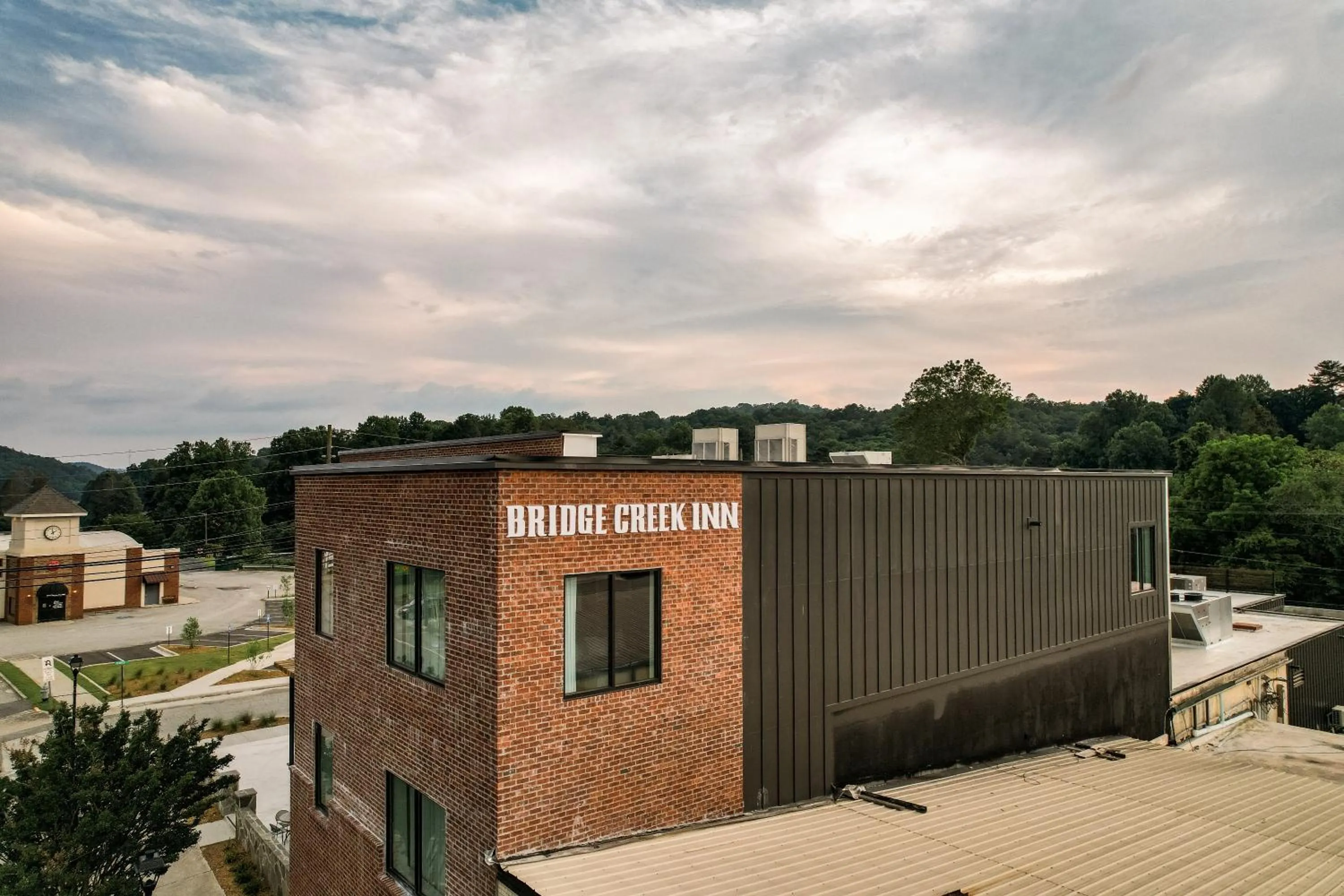 Property building in Bridge Creek Inn