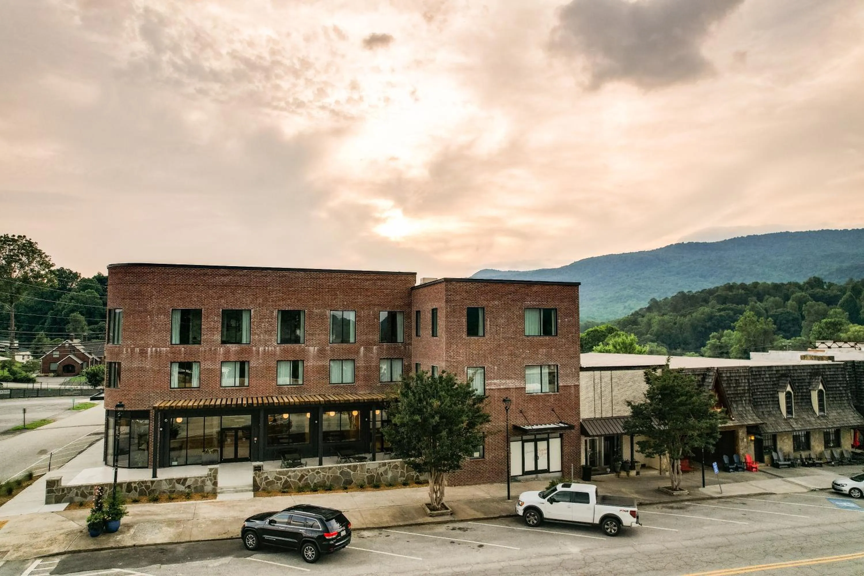 Property building in Bridge Creek Inn