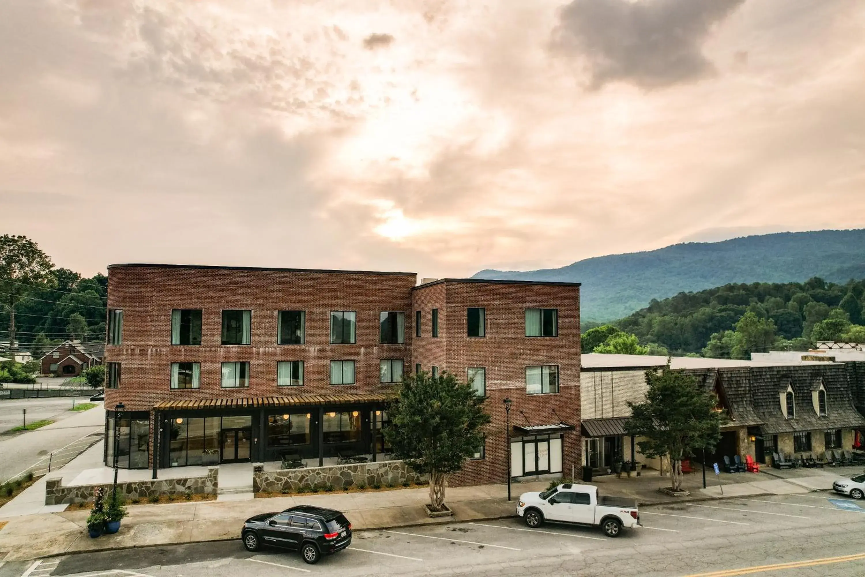 Property building in Bridge Creek Inn Property building in Bridge Creek Inn