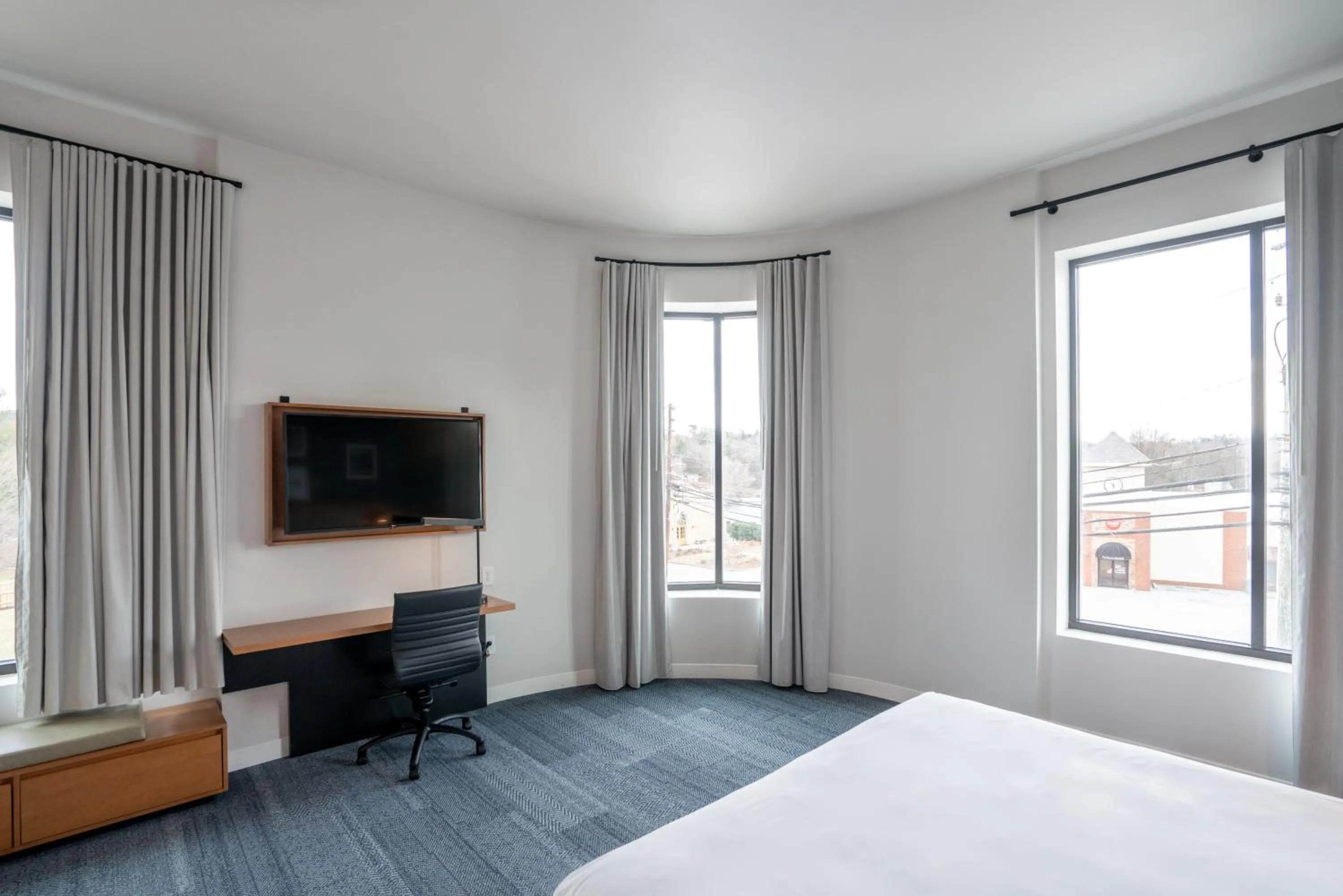 Bed in Bridge Creek Inn