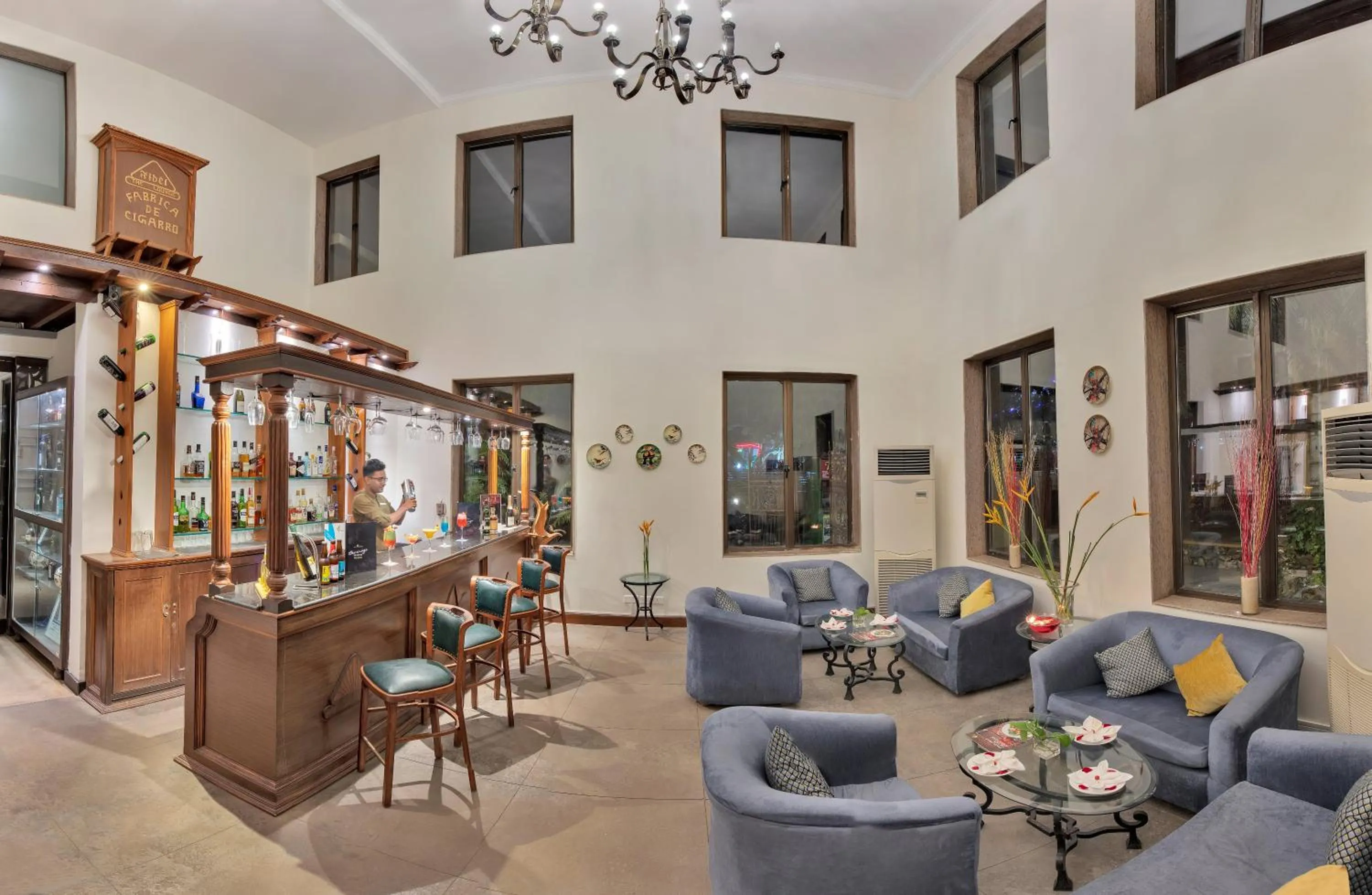 Lounge or bar in Club Mahindra Acacia Palms