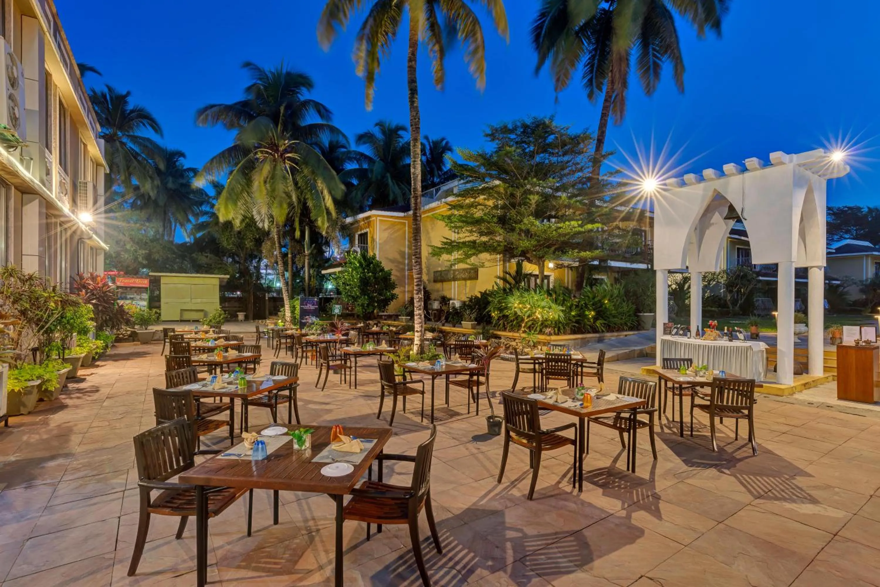 Restaurant/places to eat in Club Mahindra Acacia Palms