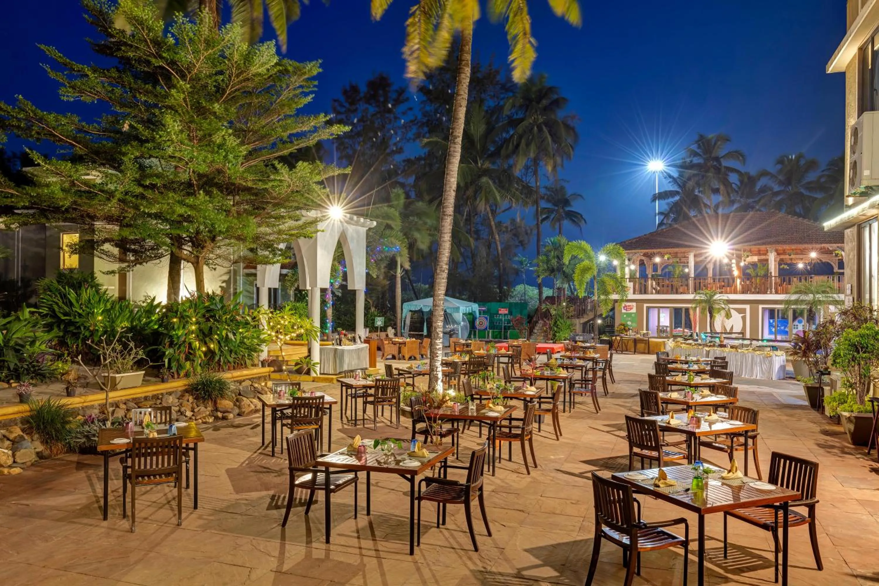 Restaurant/places to eat in Club Mahindra Acacia Palms