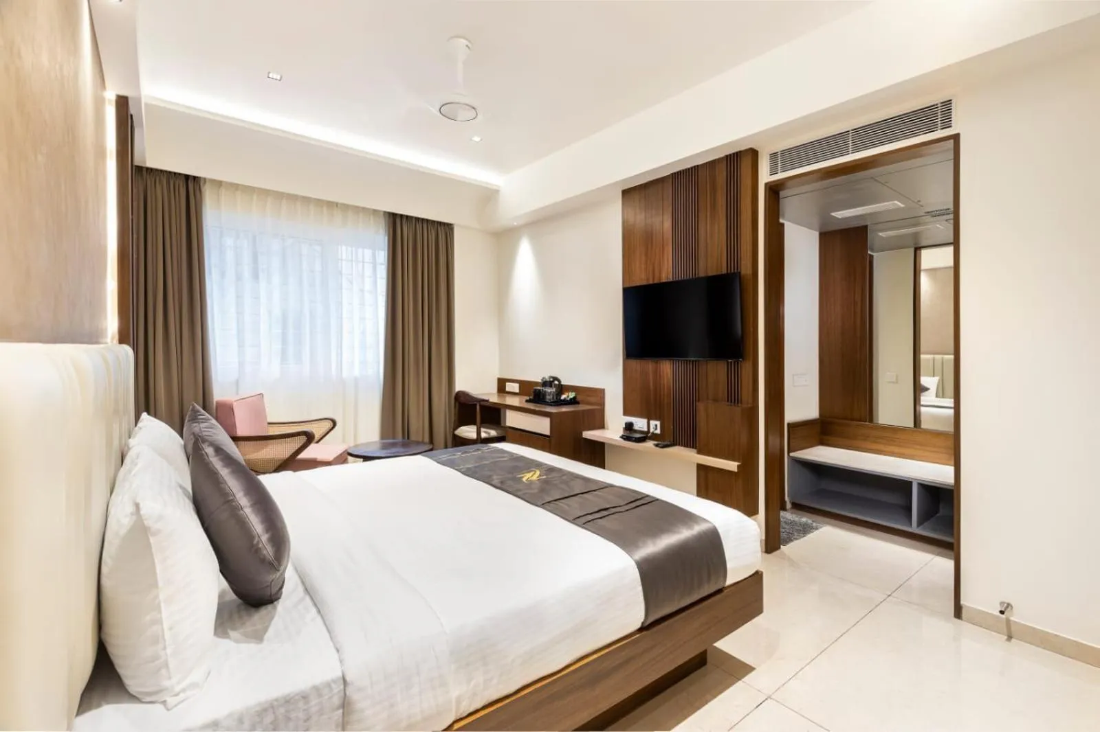 Bed in Narthaki Boutique Hotel