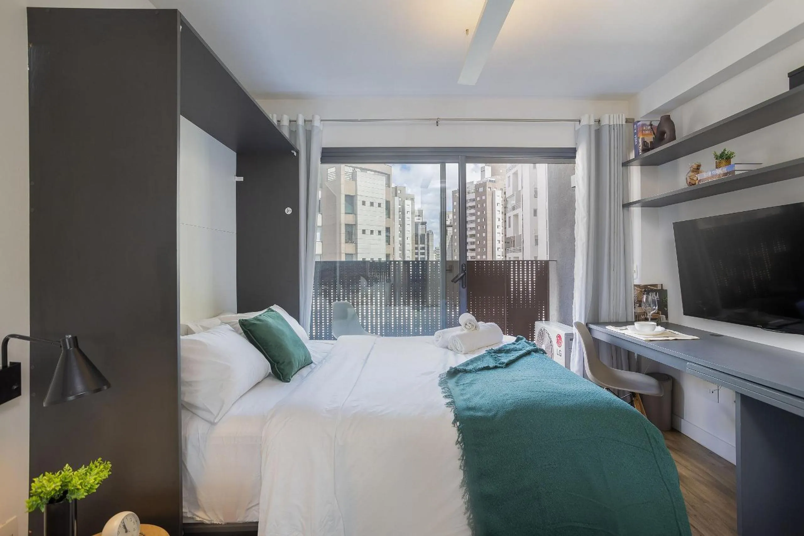 Bedroom, Bed in Walk Moema