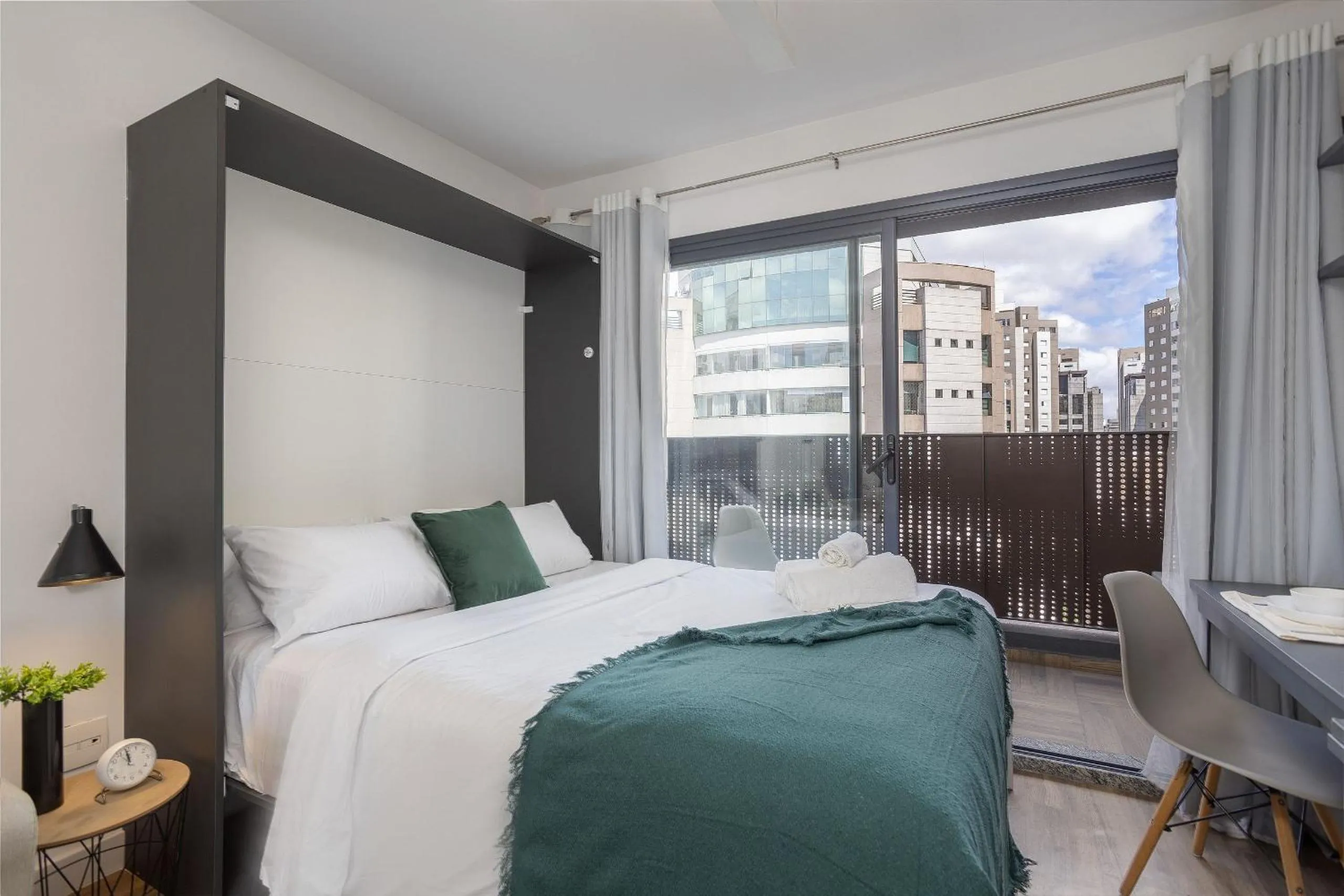 Bedroom, Bed in Walk Moema