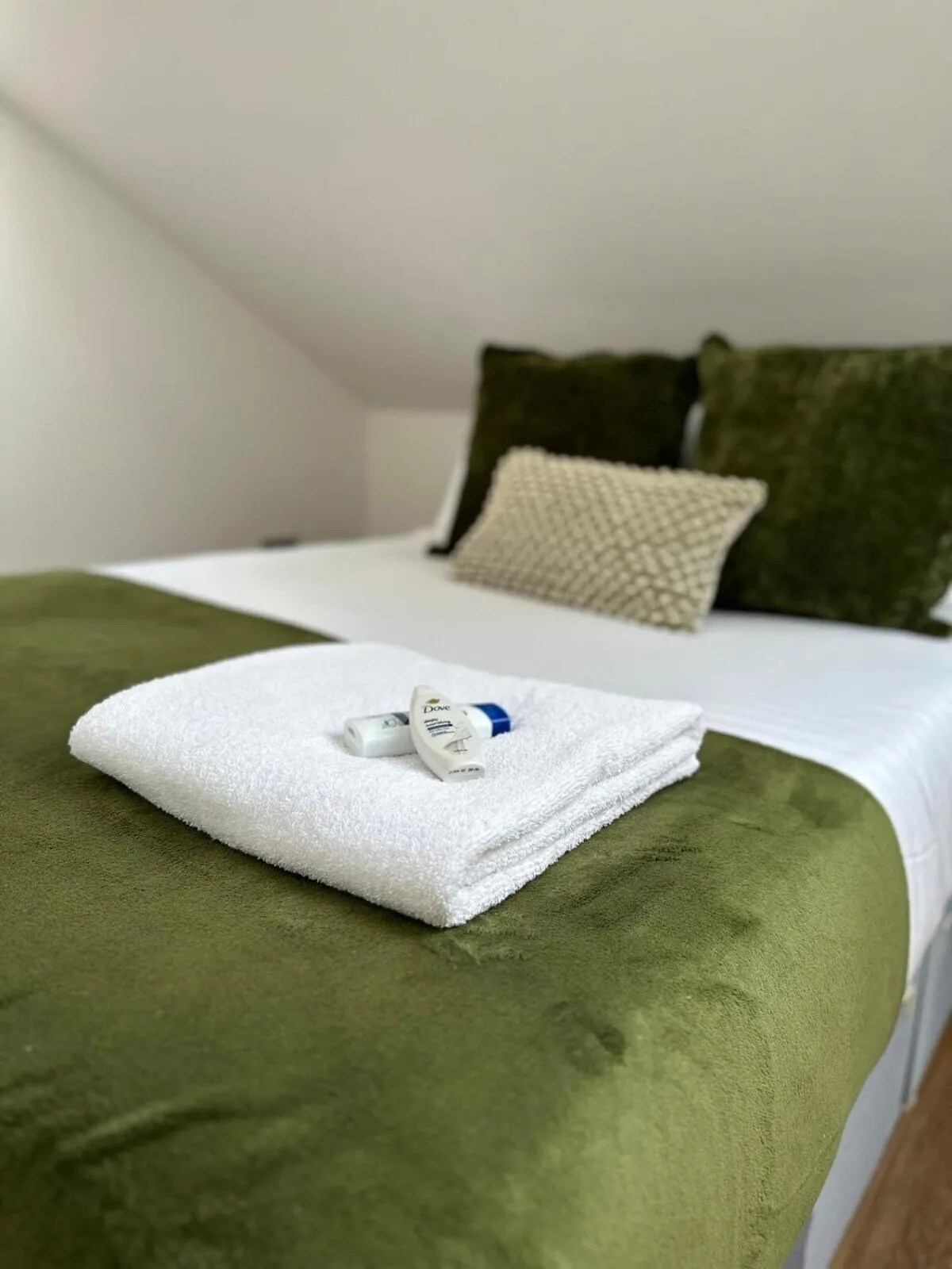 Bedroom, Bed in Cornwall - The Duke and Duchess