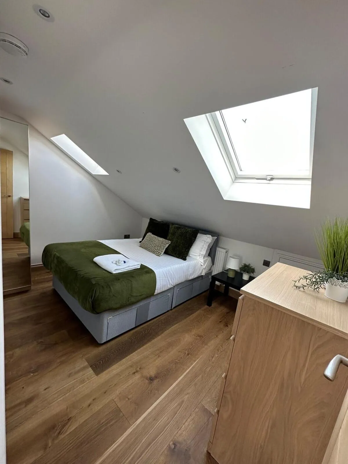 Bedroom, Bed in Cornwall - The Duke and Duchess