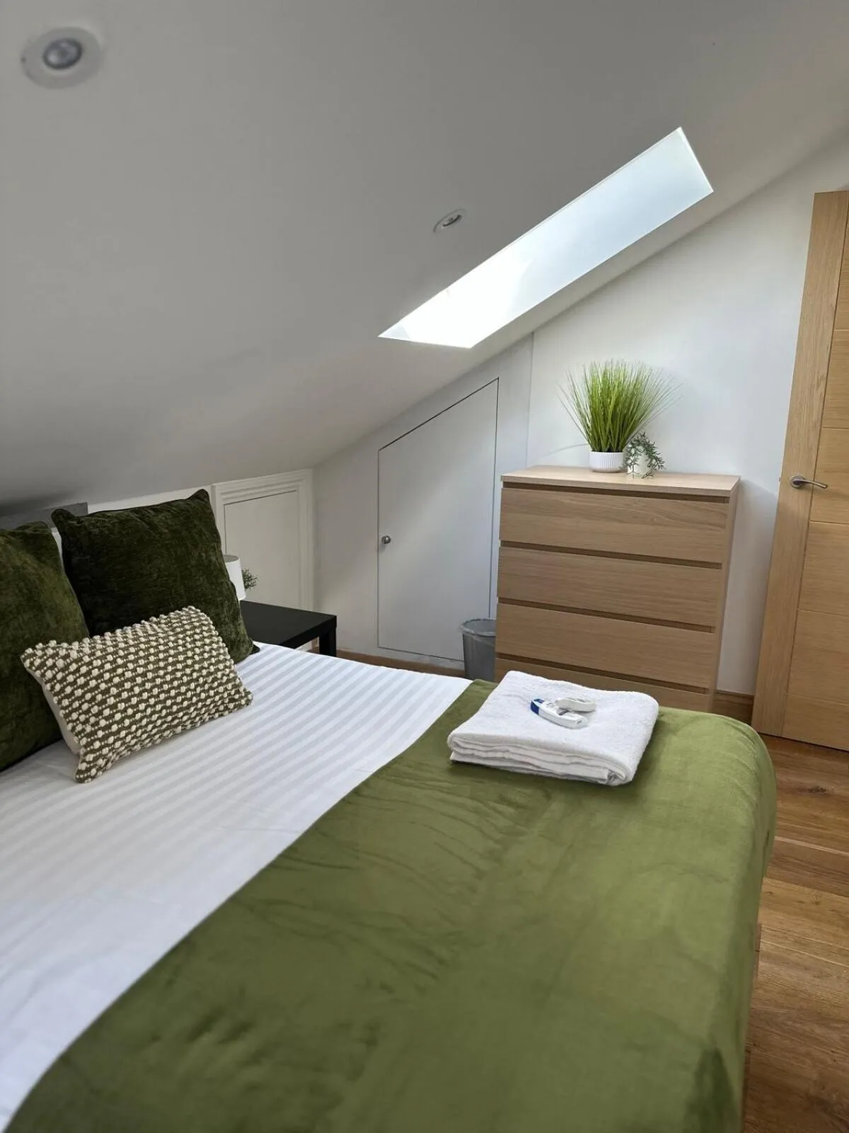 Bedroom, Bed in Cornwall - The Duke and Duchess