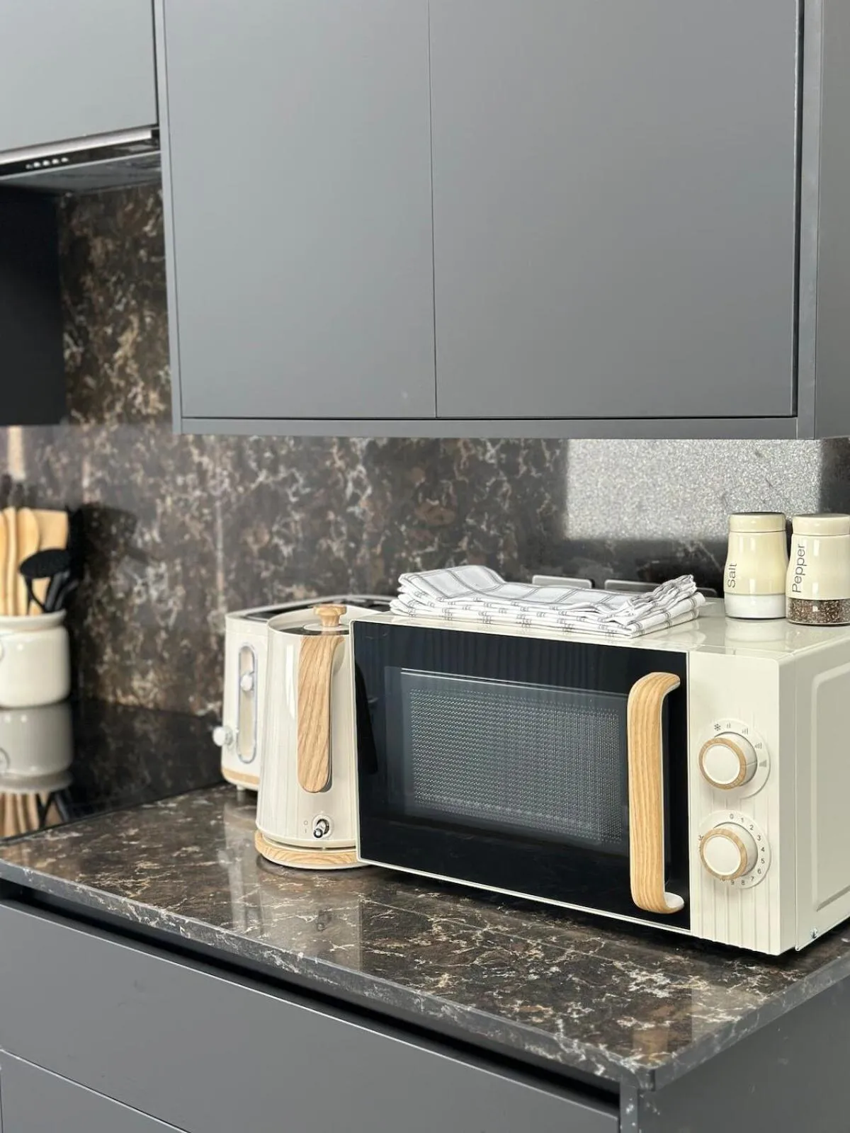 Kitchen or kitchenette in Cornwall - The Duke and Duchess