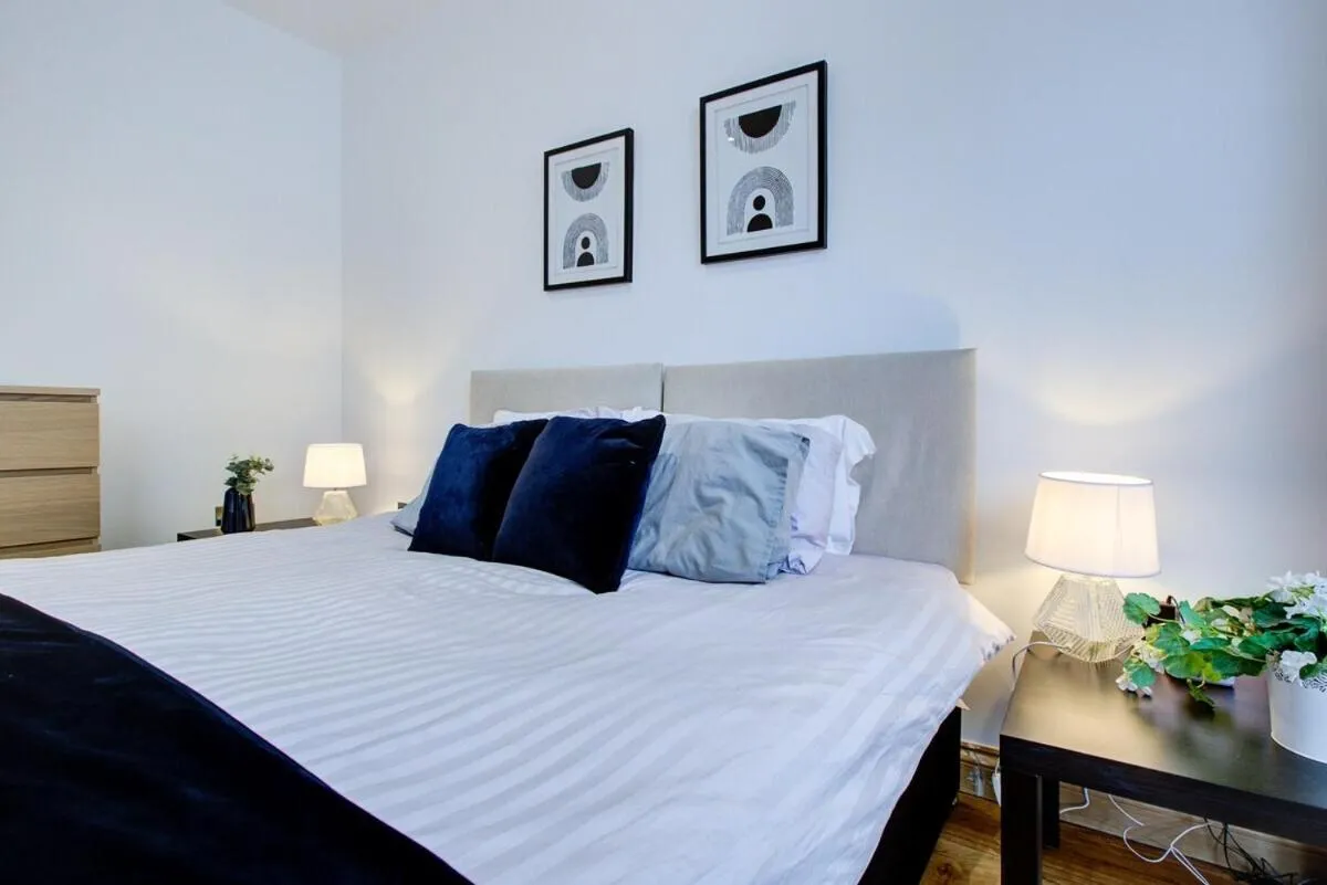 Bedroom, Bed in Cornwall - The Duke and Duchess