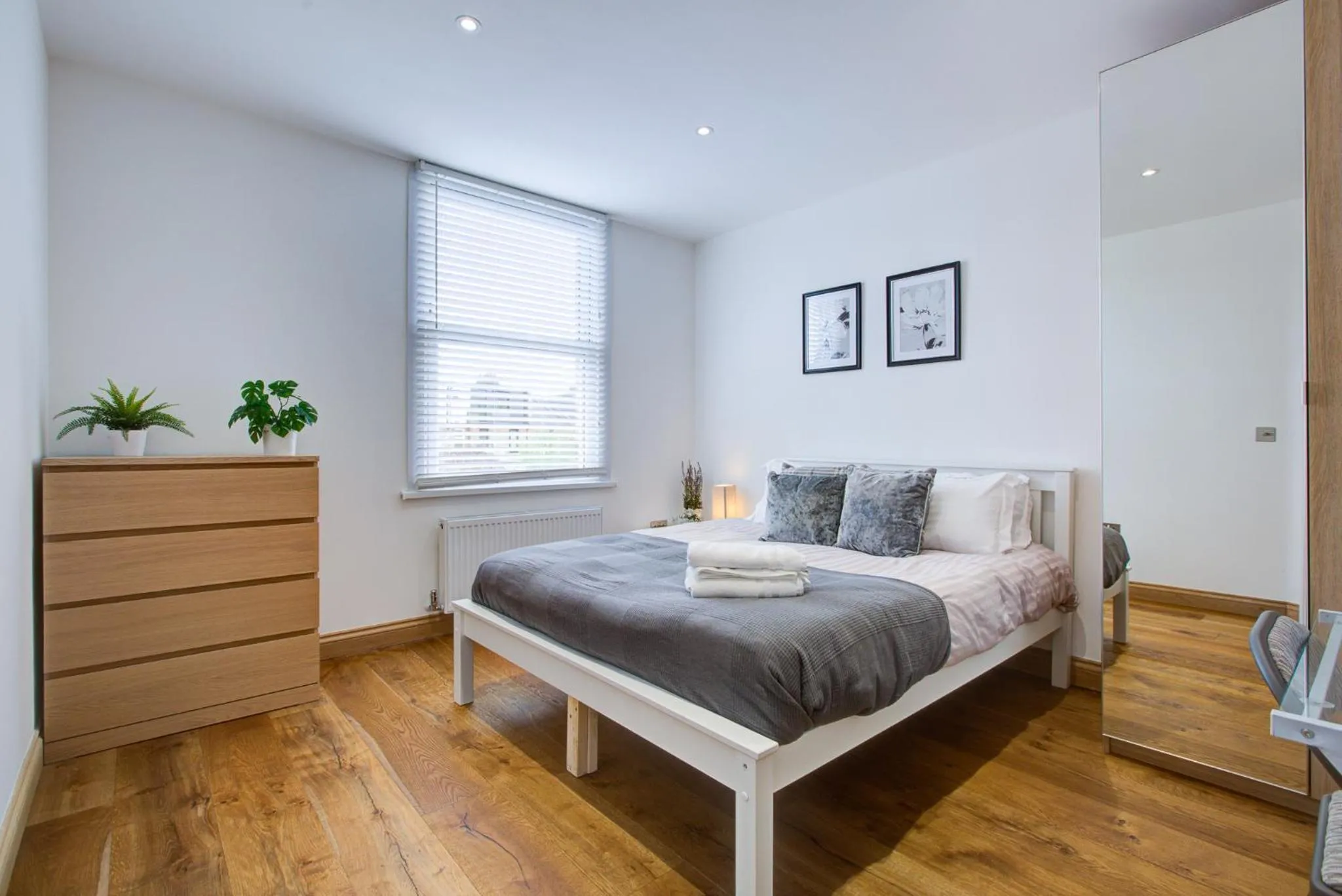 Bedroom, Bed in Cornwall - The Duke and Duchess