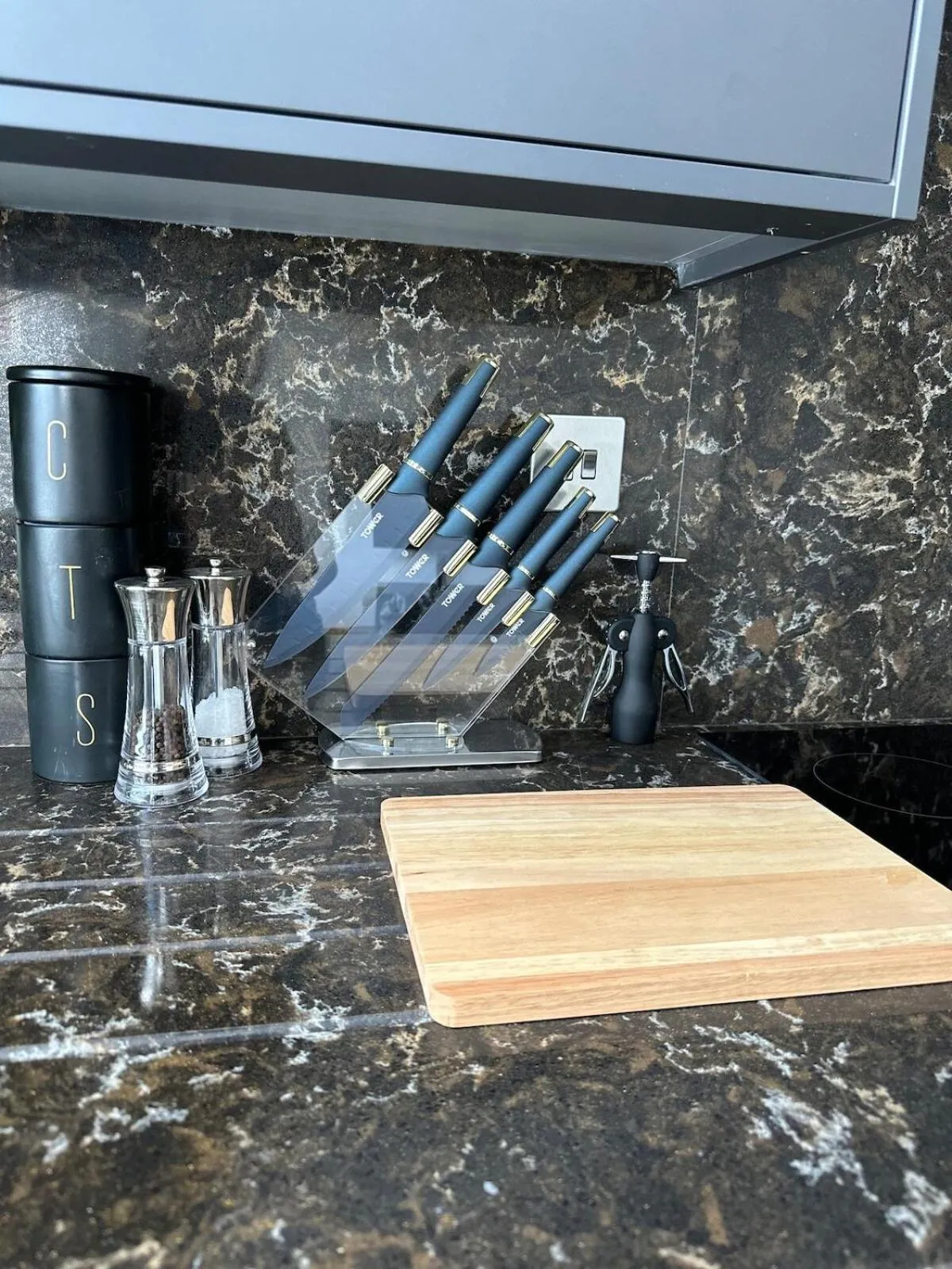 Kitchen or kitchenette in Cornwall - The Duke and Duchess