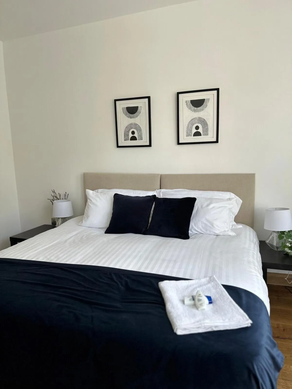 Bedroom, Bed in Cornwall - The Duke and Duchess