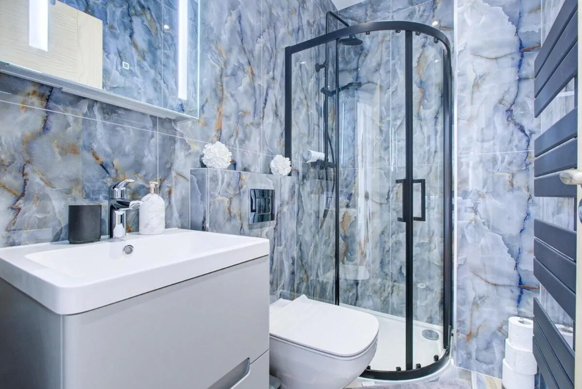 Bathroom in Cornwall - The Duke and Duchess
