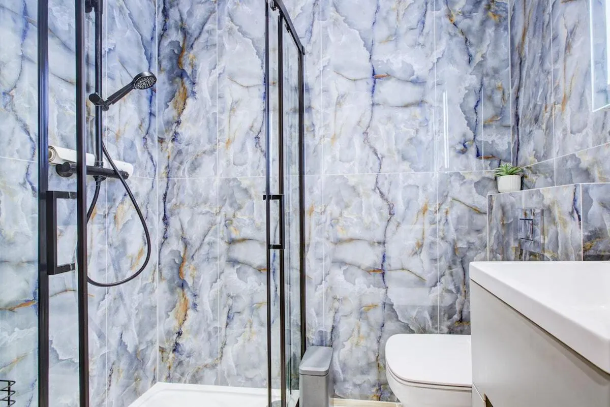 Bathroom in Cornwall - The Duke and Duchess