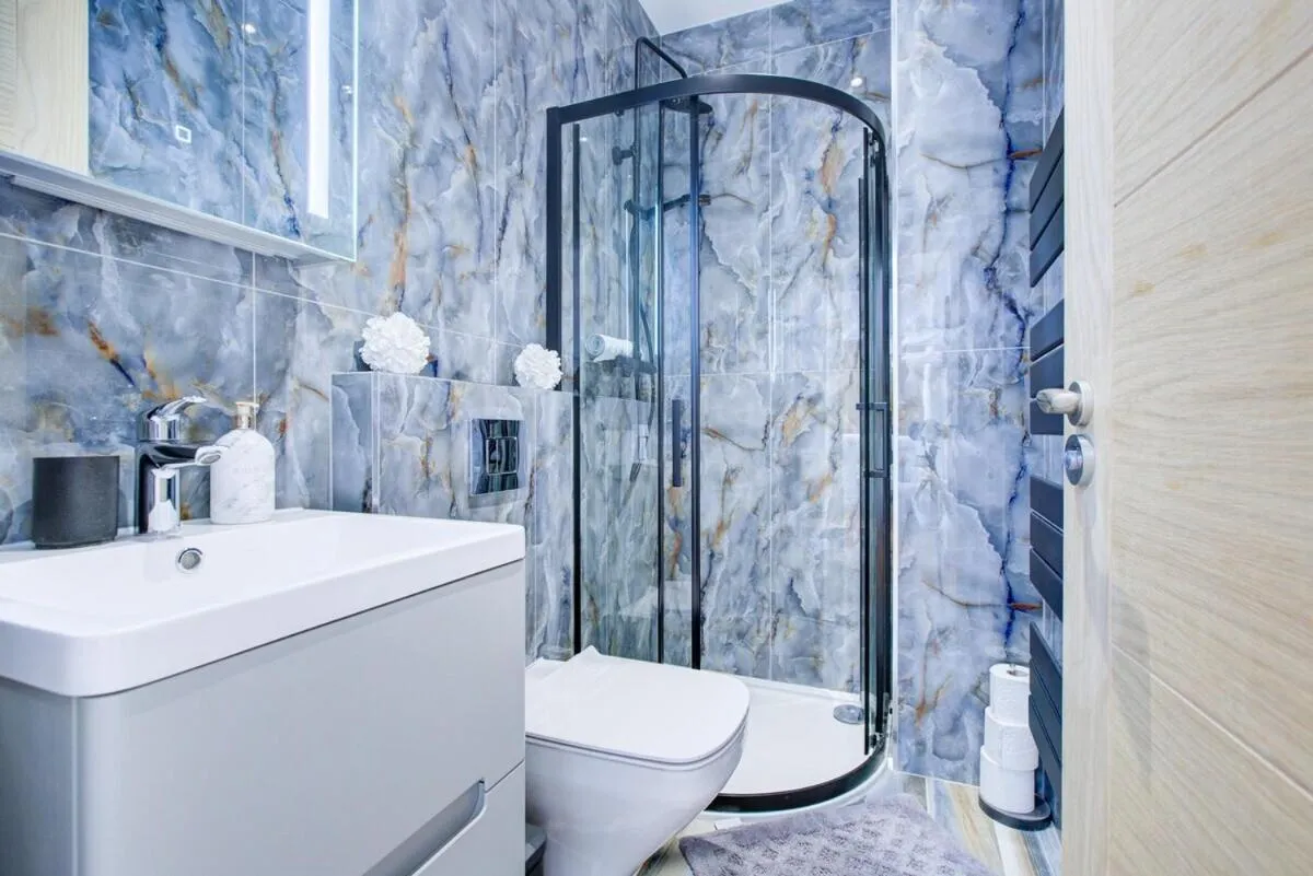 Bathroom in Cornwall - The Duke and Duchess