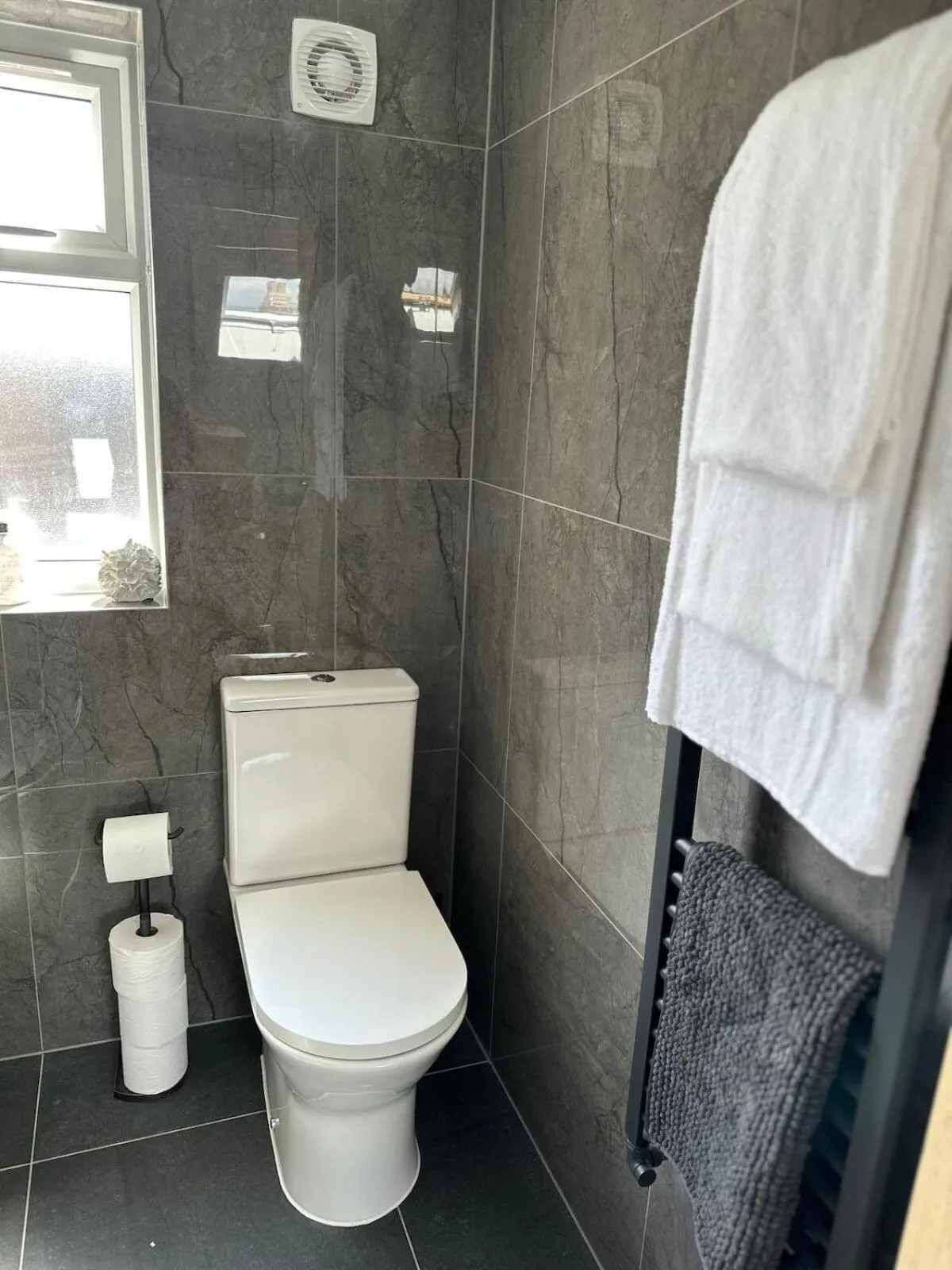 Bathroom in Cornwall - The Duke and Duchess