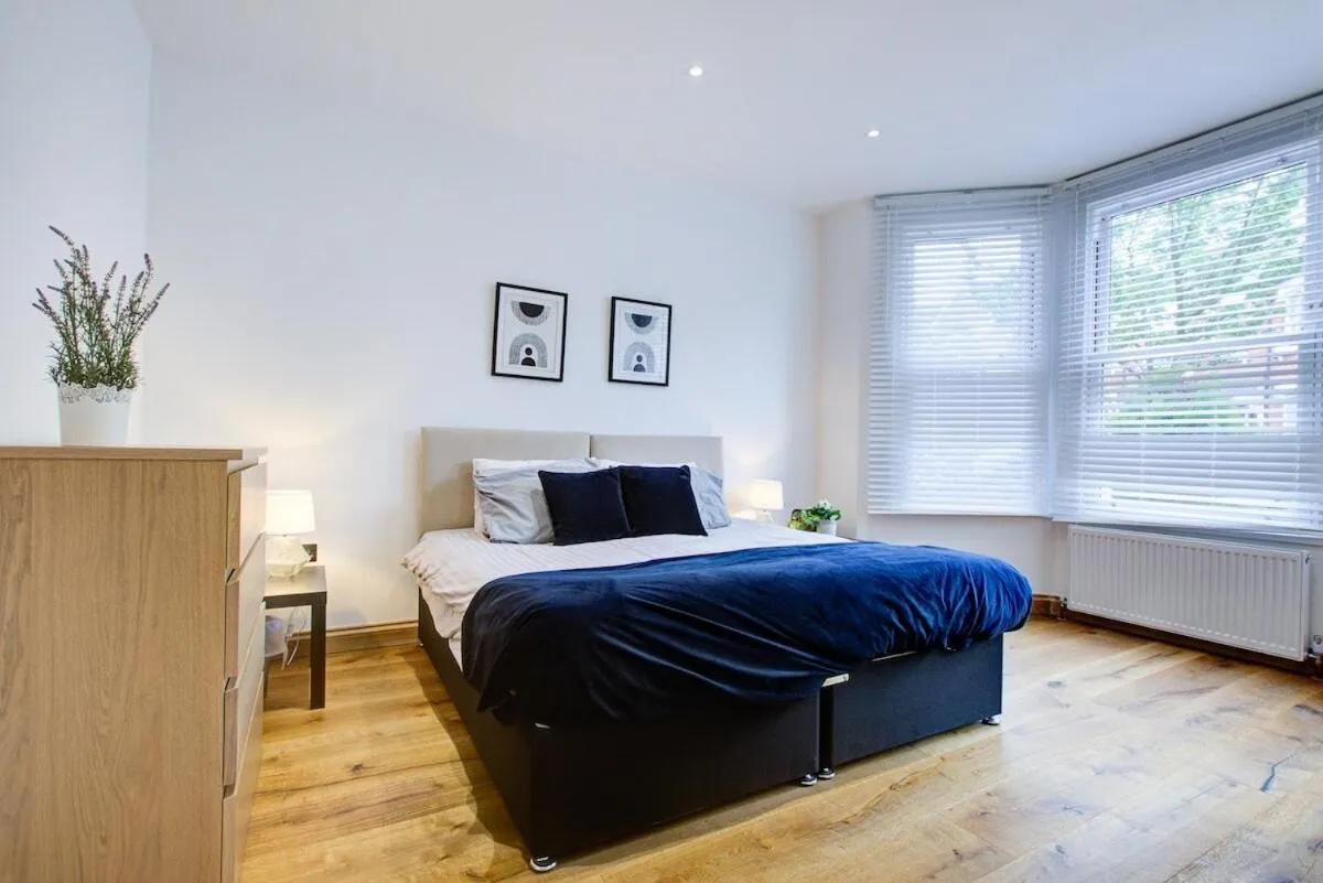 Bedroom, Bed in Cornwall - The Duke and Duchess