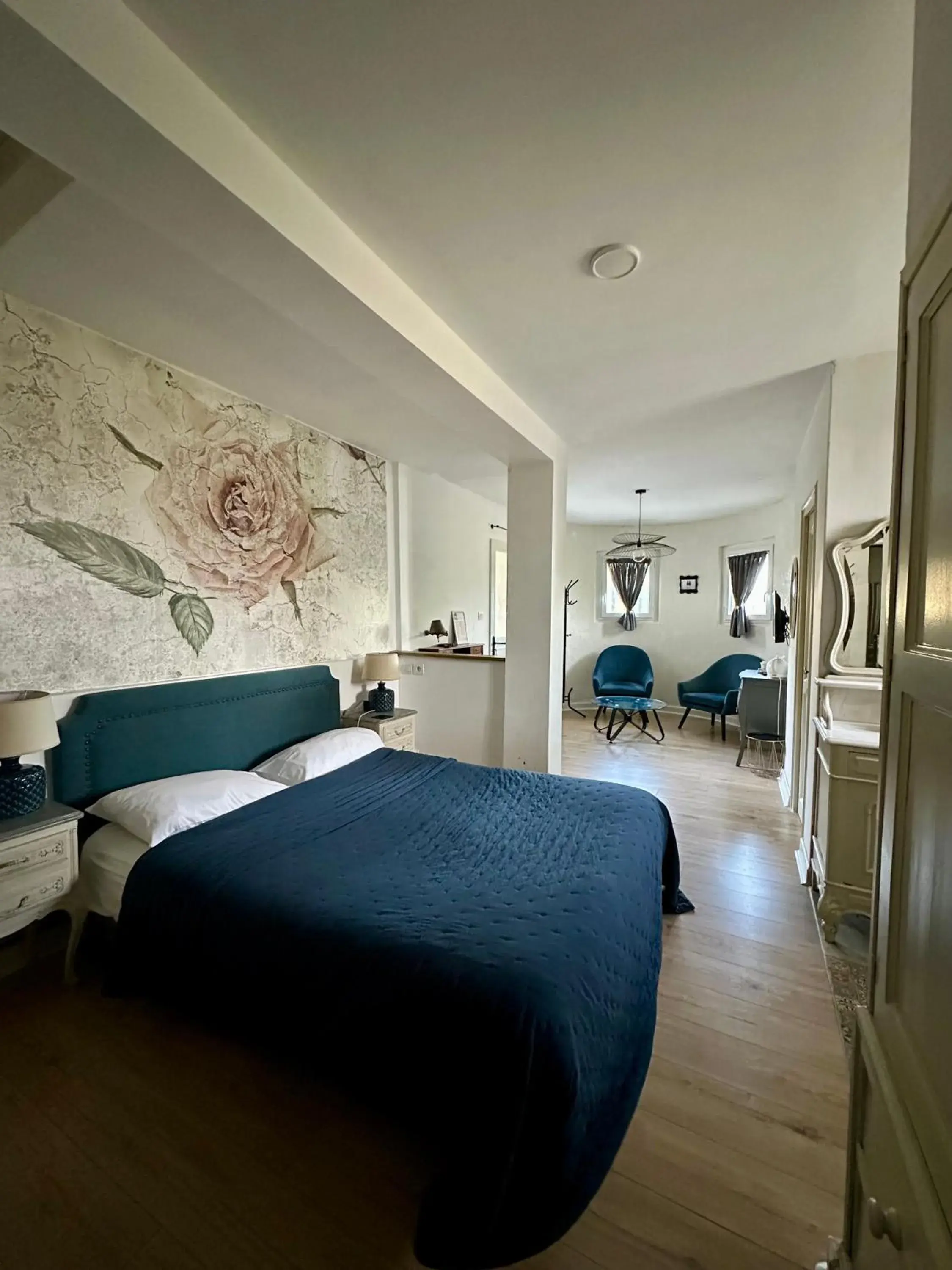 Photo of the whole room, Bed in La Bastide des Mûriers Photo of the whole room, Bed in La Bastide des Mûriers