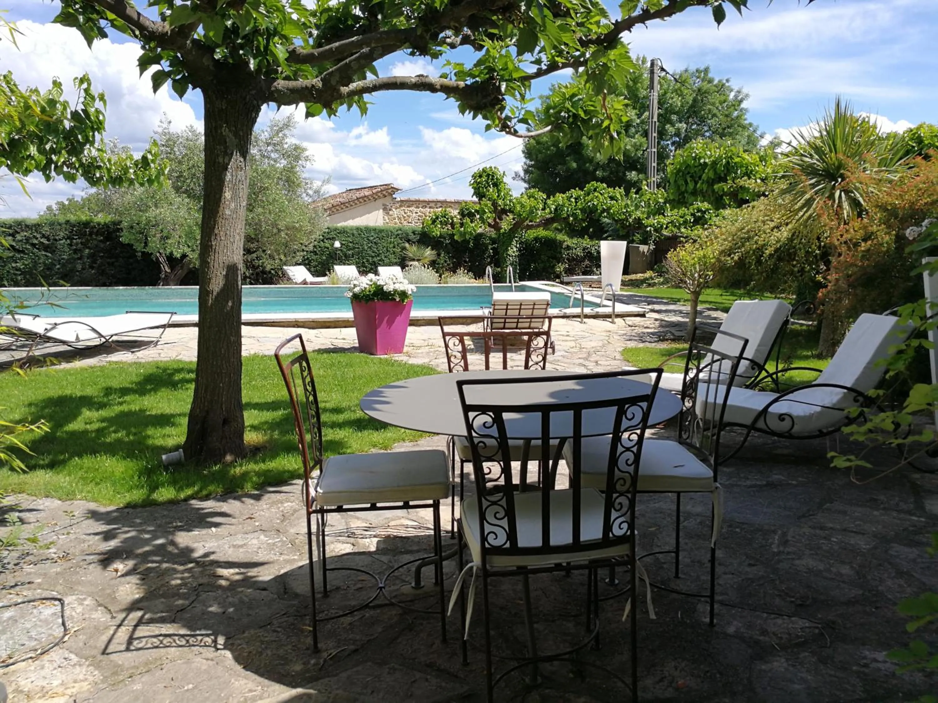 Patio in La Bastide des Mûriers