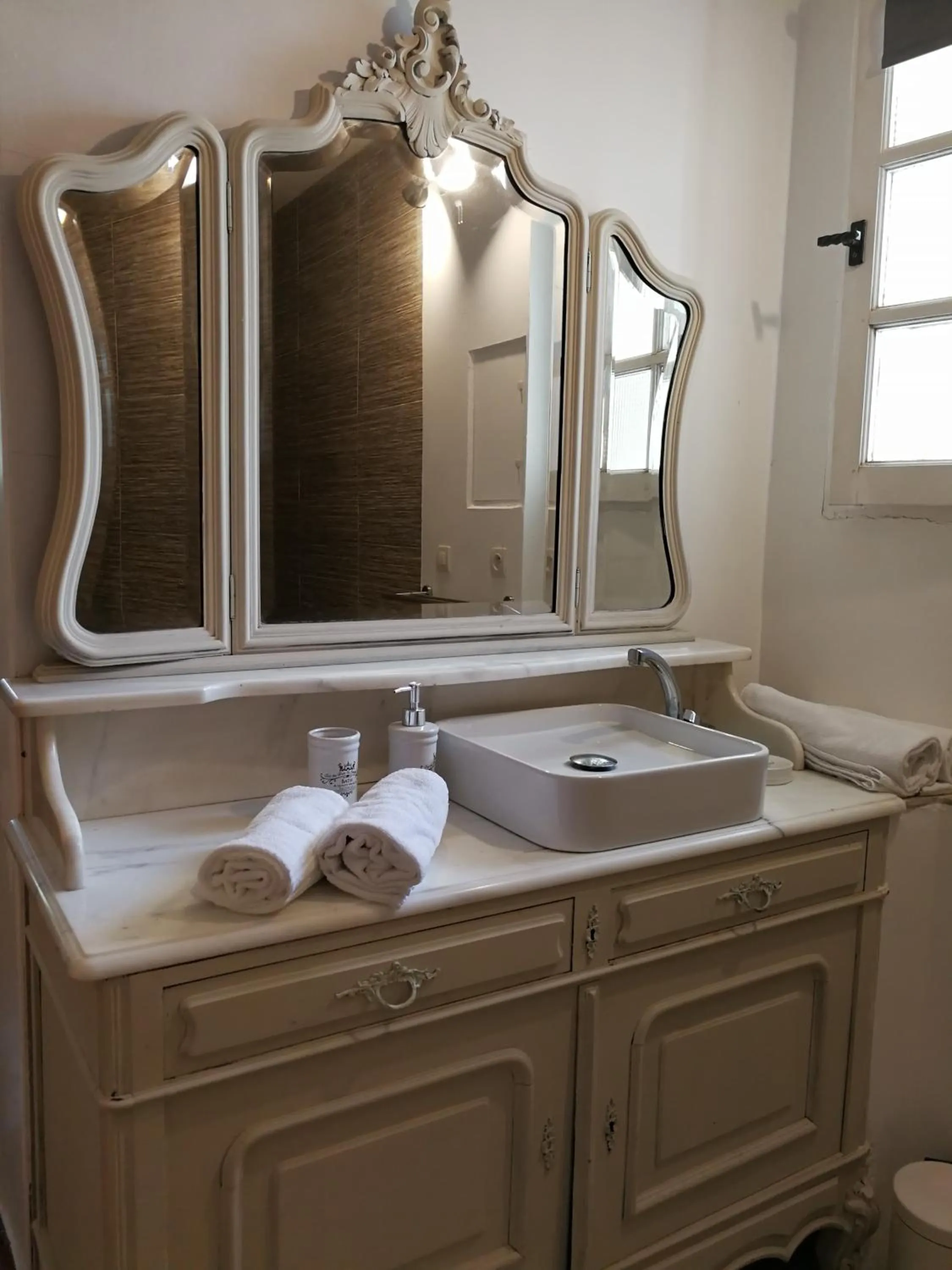 Bathroom in La Bastide des Mûriers