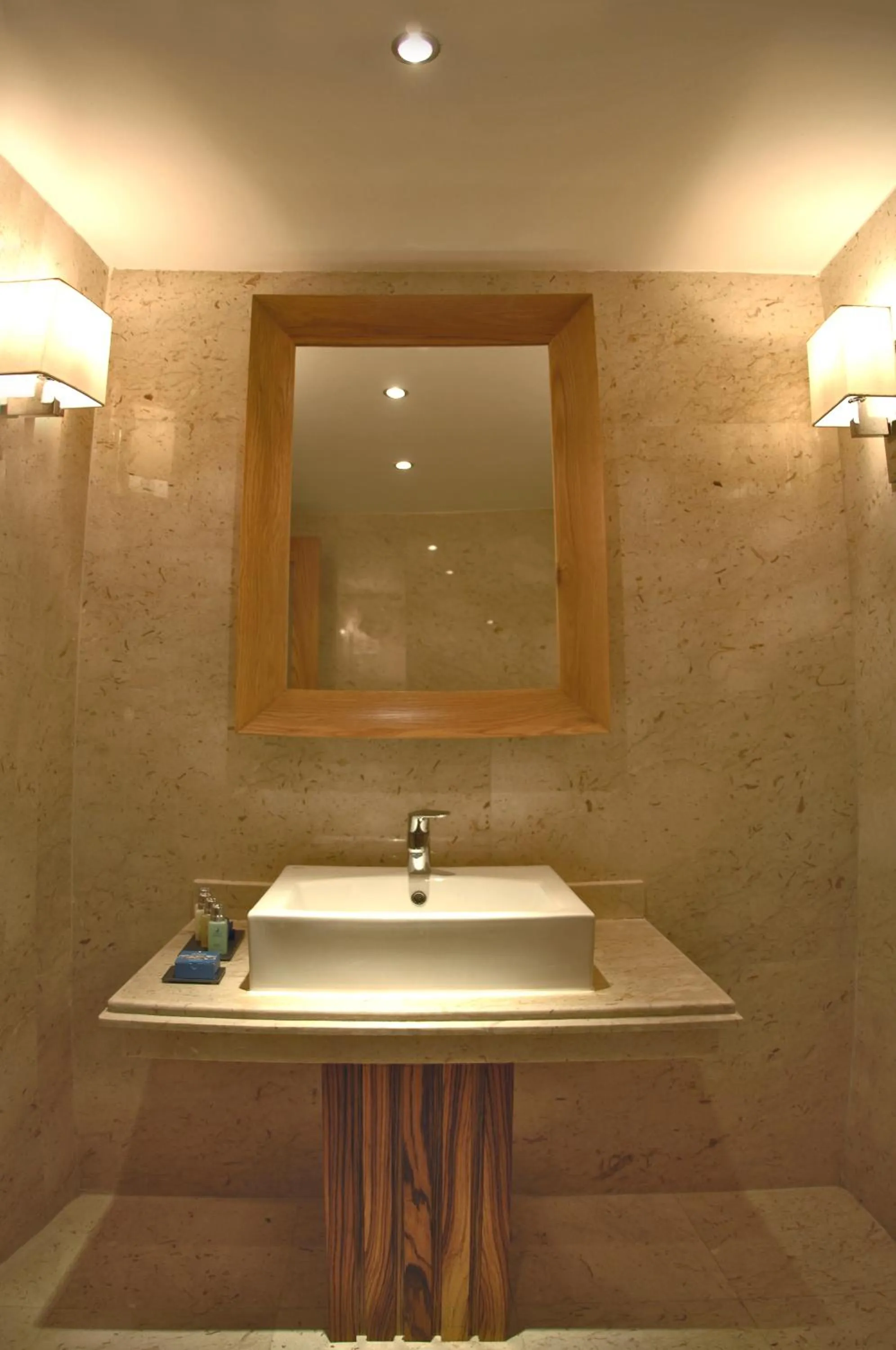 Bathroom in Coral Sea Imperial "Coral Sea Sensatori"