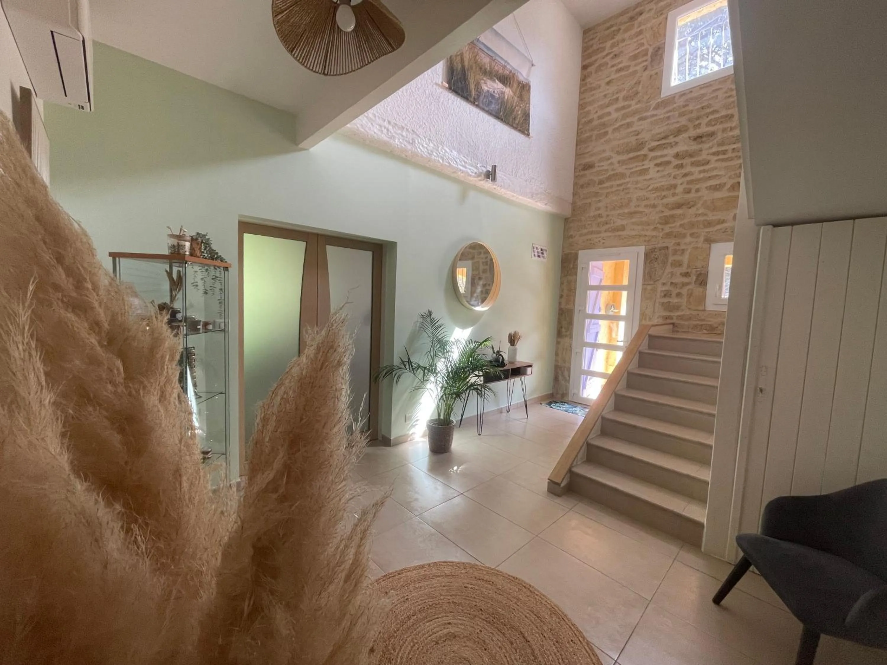 Lobby or reception in La maison de la Cigale