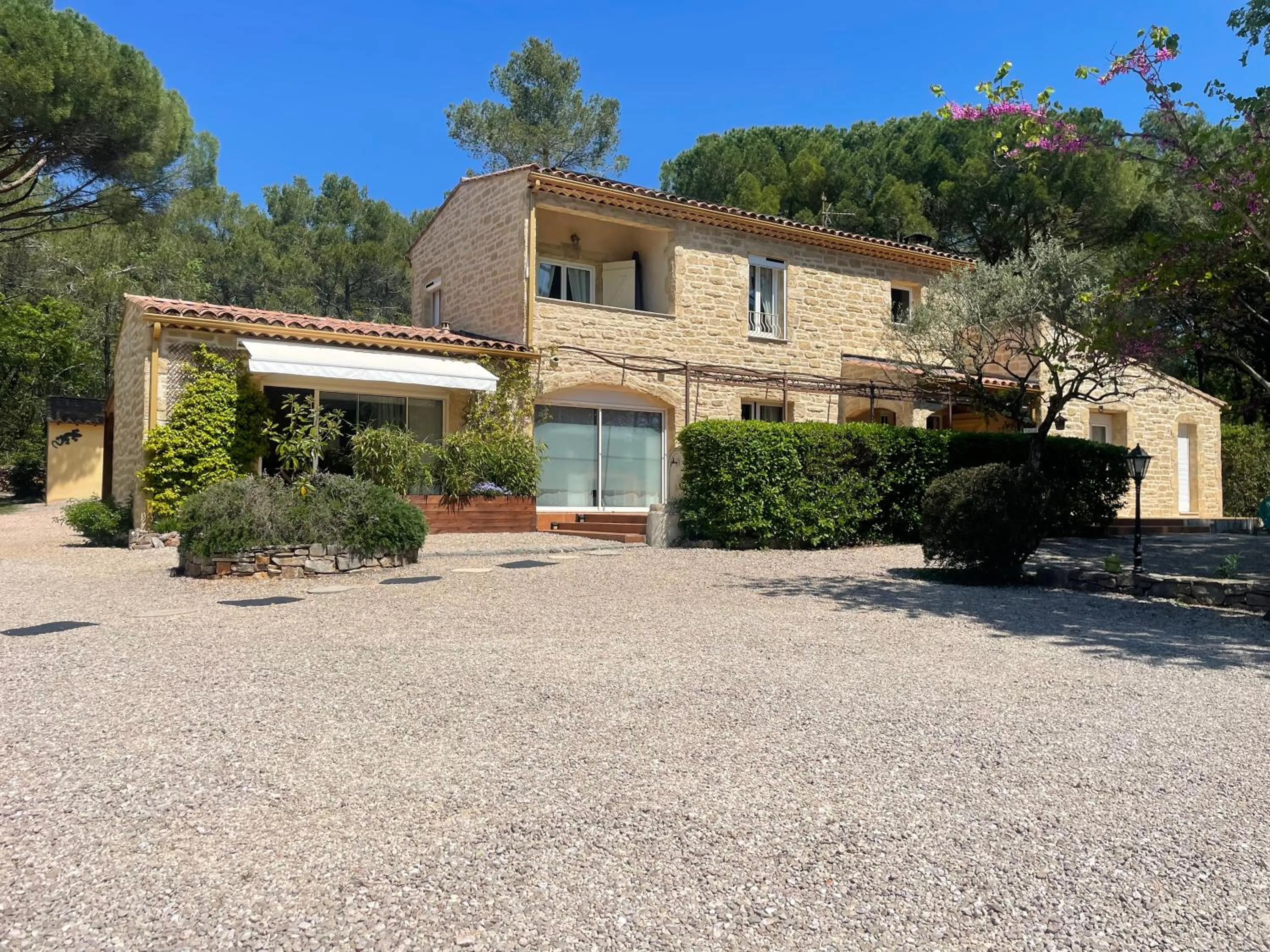 Property building in La maison de la Cigale