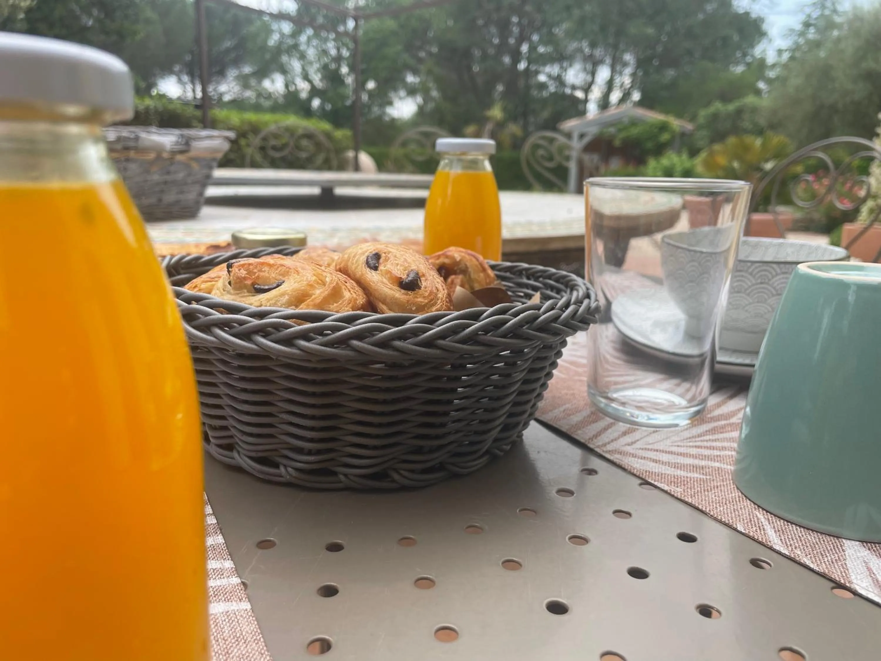 Day in La maison de la Cigale