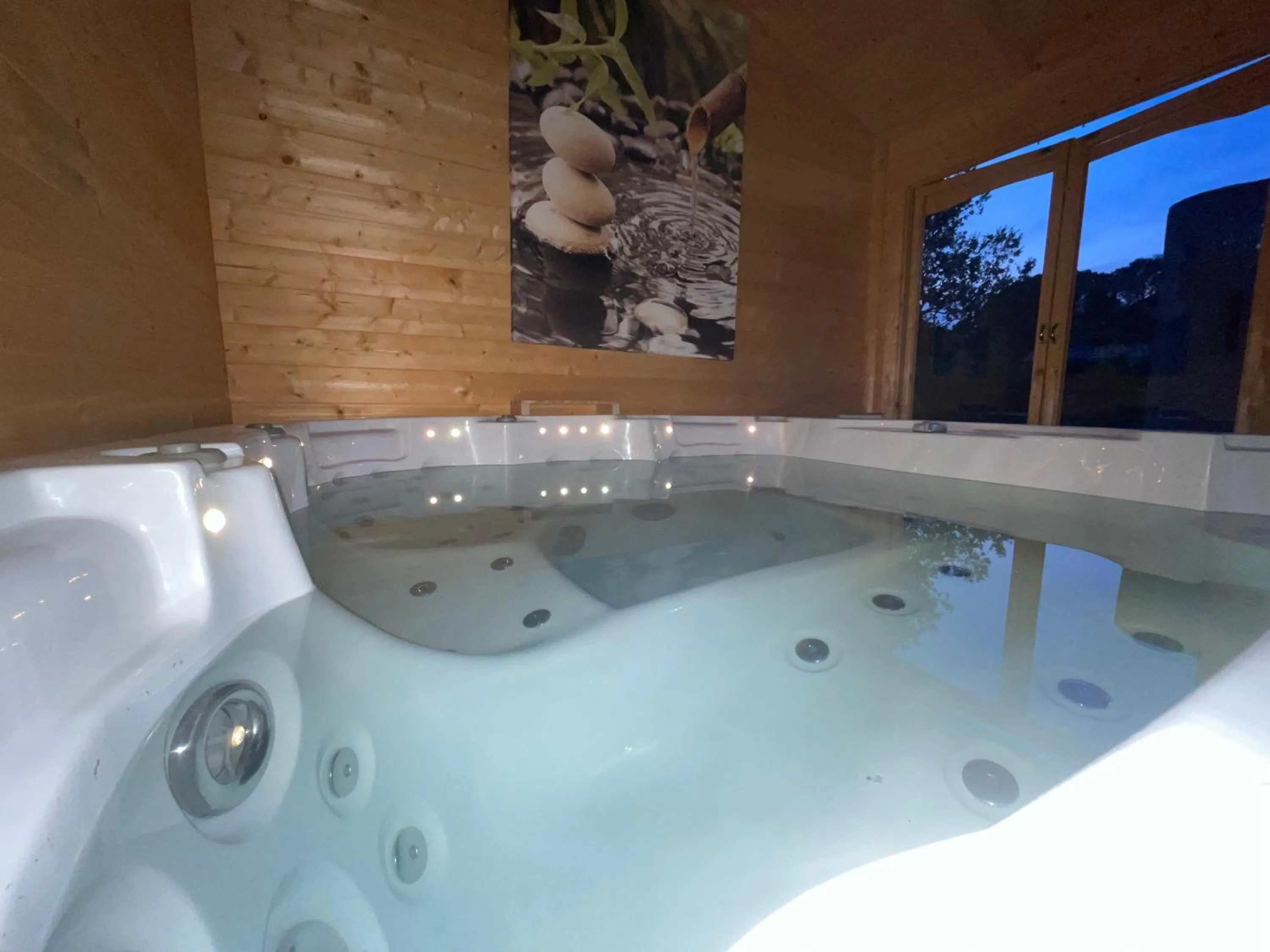 Hot Tub in La maison de la Cigale