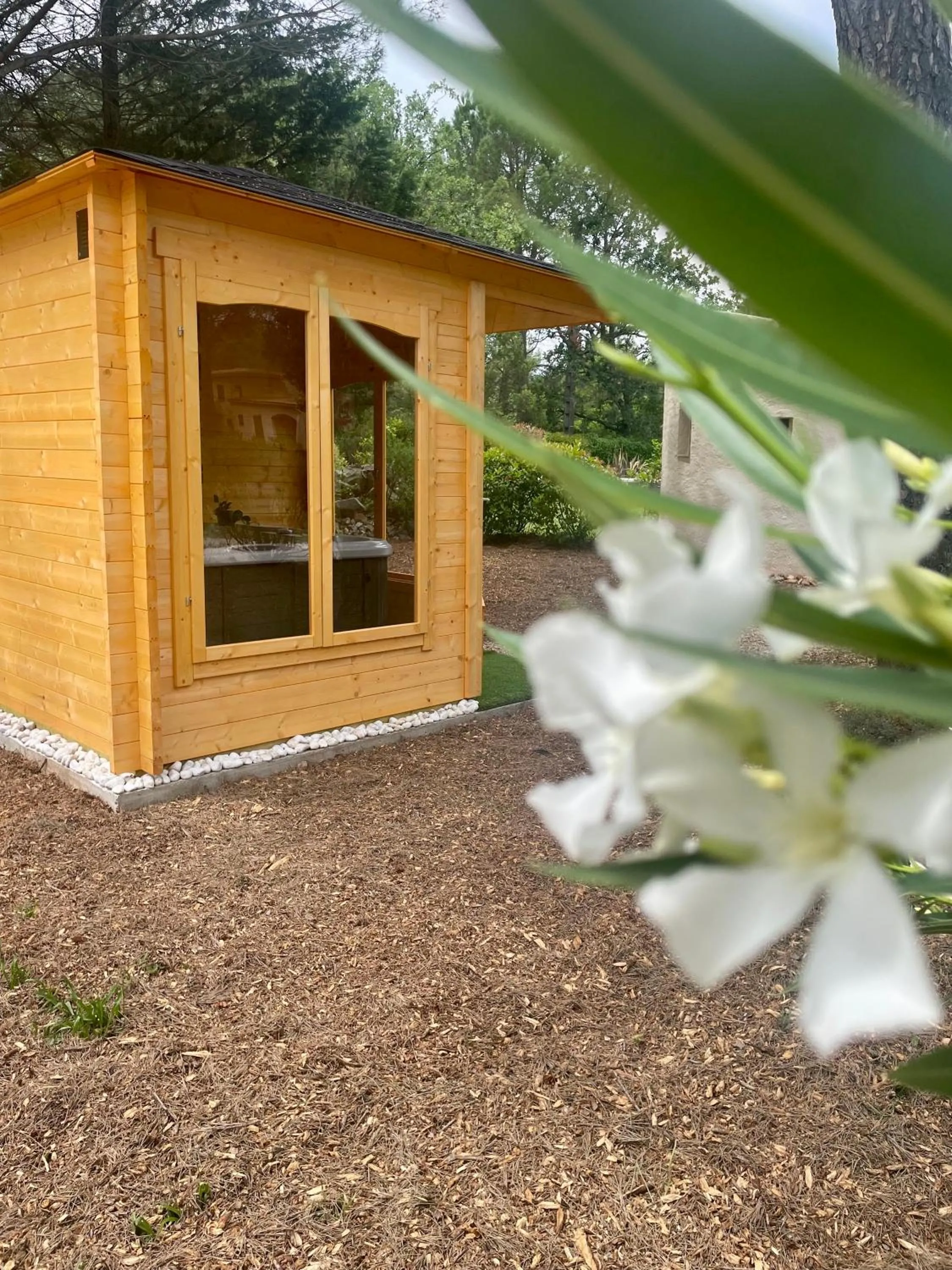 Spa and wellness centre/facilities in La maison de la Cigale