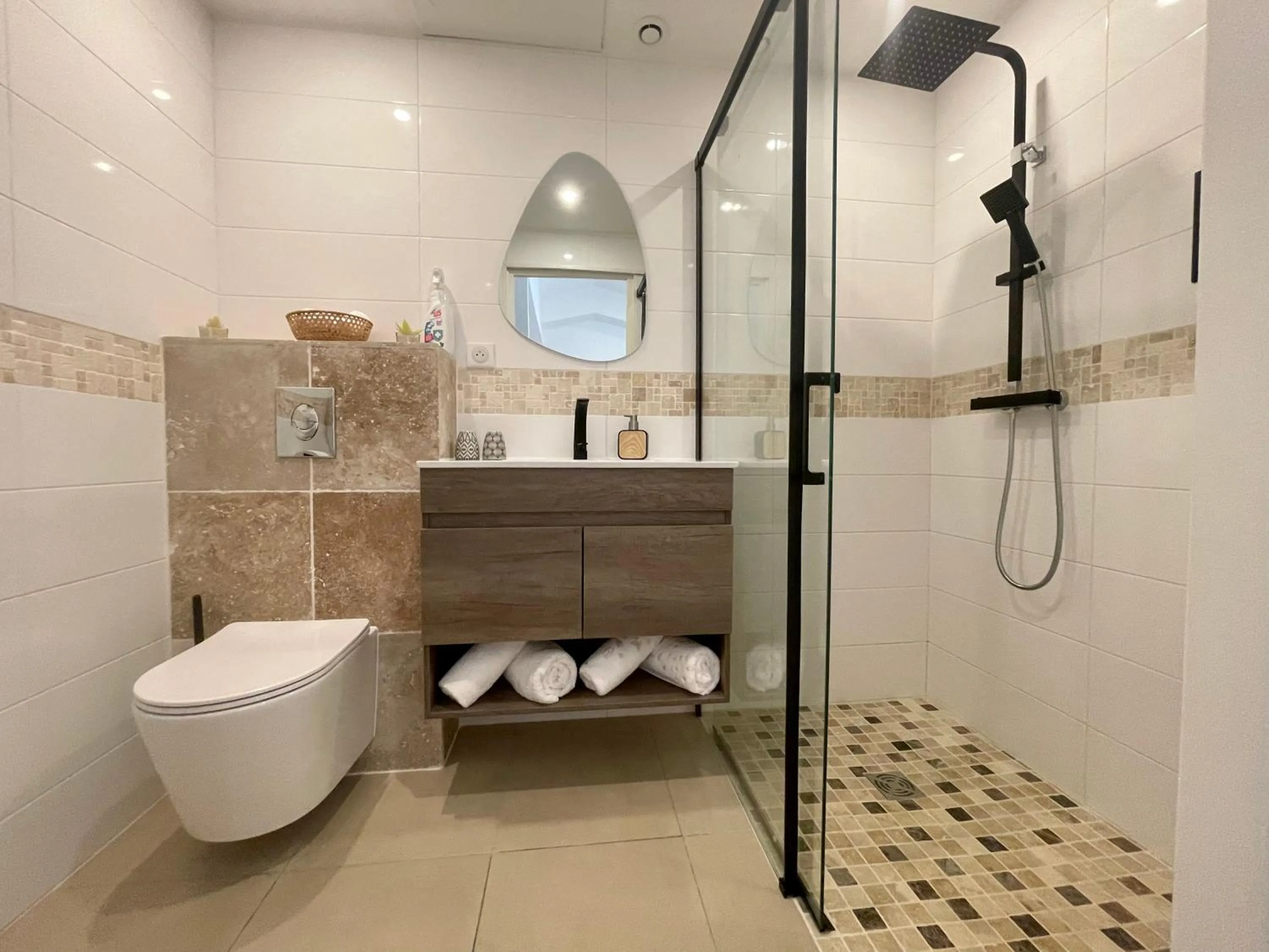 Shower in La maison de la Cigale