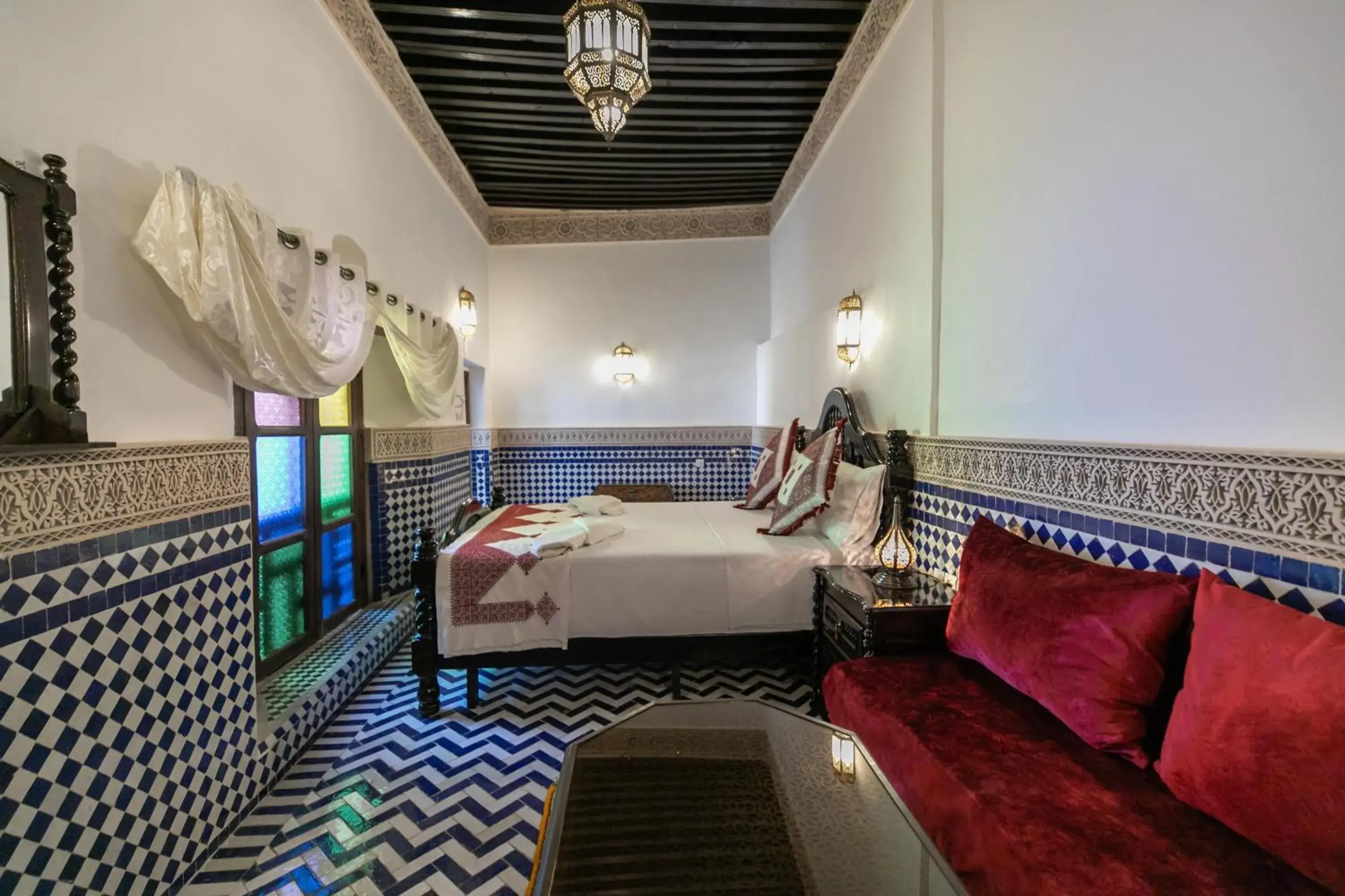 Deluxe Double Room with Bath in Dar Hafsa Deluxe Double Room with Bath in Dar Hafsa