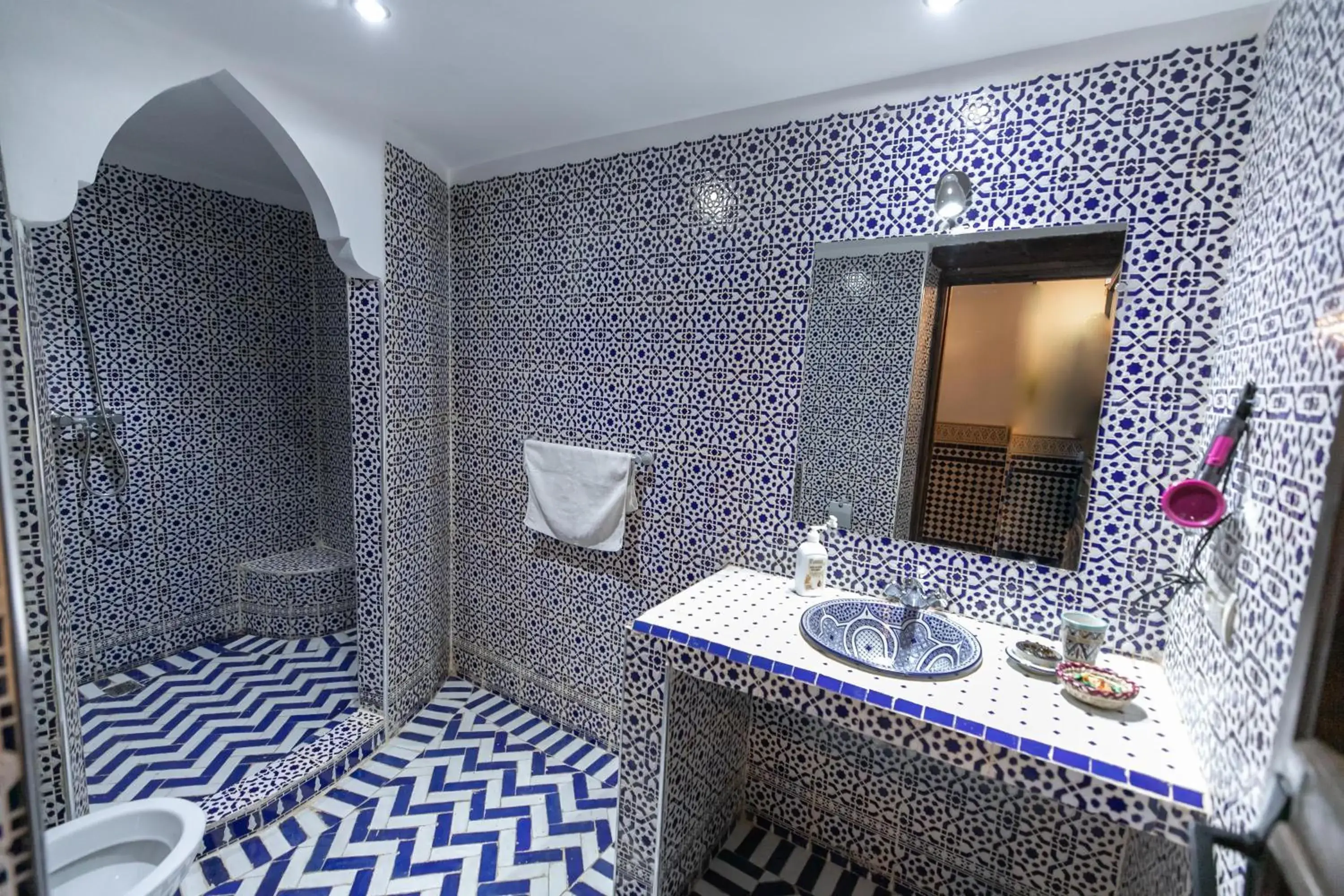 Deluxe Double Room with Bath - single occupancy in Dar Hafsa Deluxe Double Room with Bath - single occupancy in Dar Hafsa