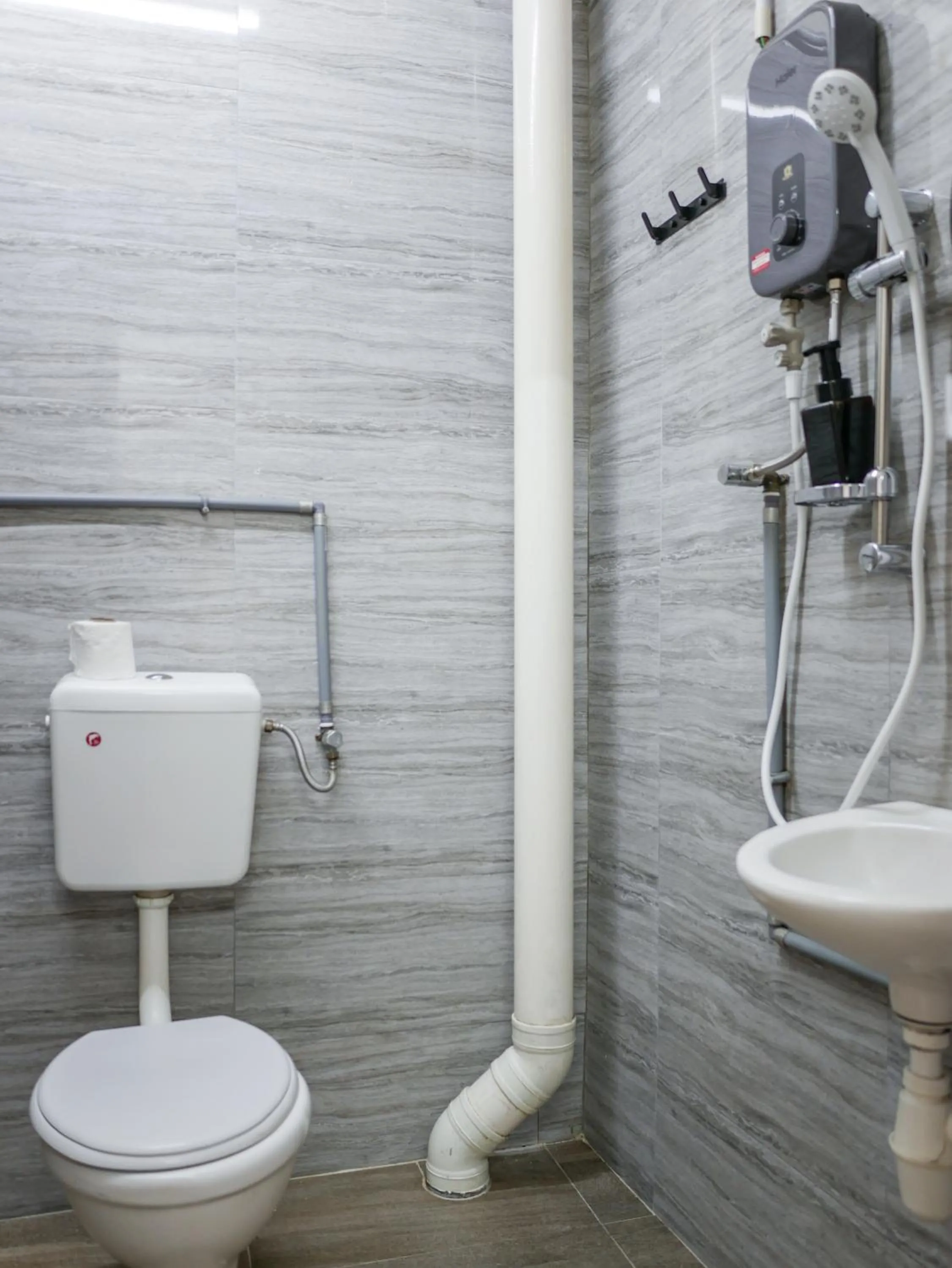 Shower in Aayu Chulia - Chulia St, George Town