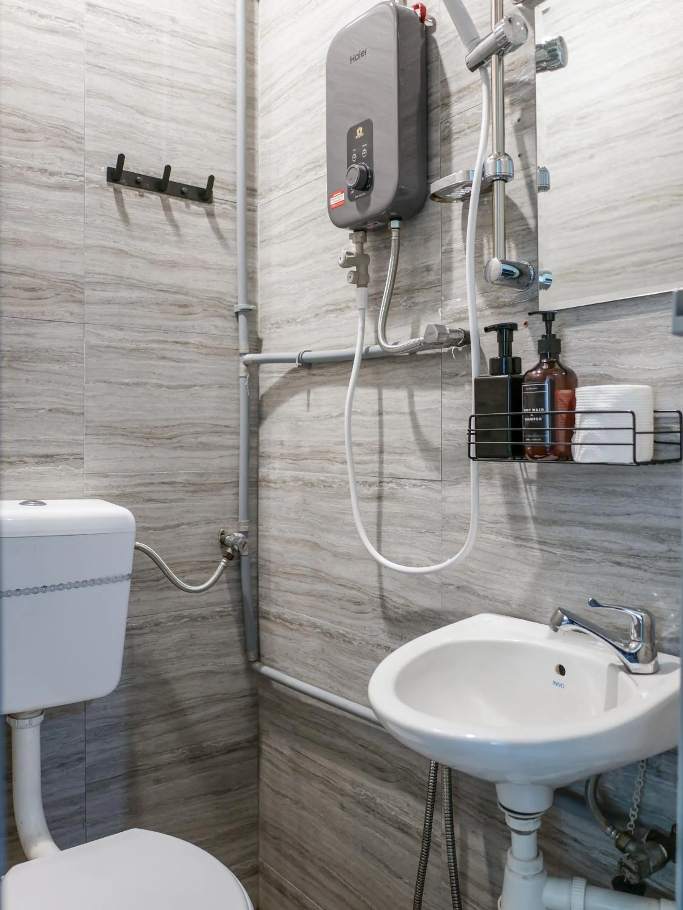 Shower in Aayu Chulia - Chulia St, George Town