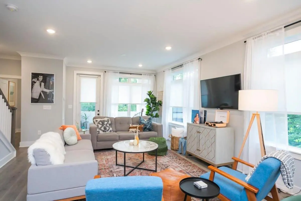 3 King Beds in Hip East Nash Home 1 Mile to DWNTN