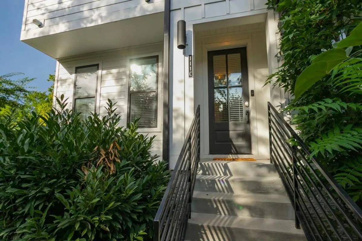 3 King Beds in Hip East Nash Home 1 Mile to DWNTN