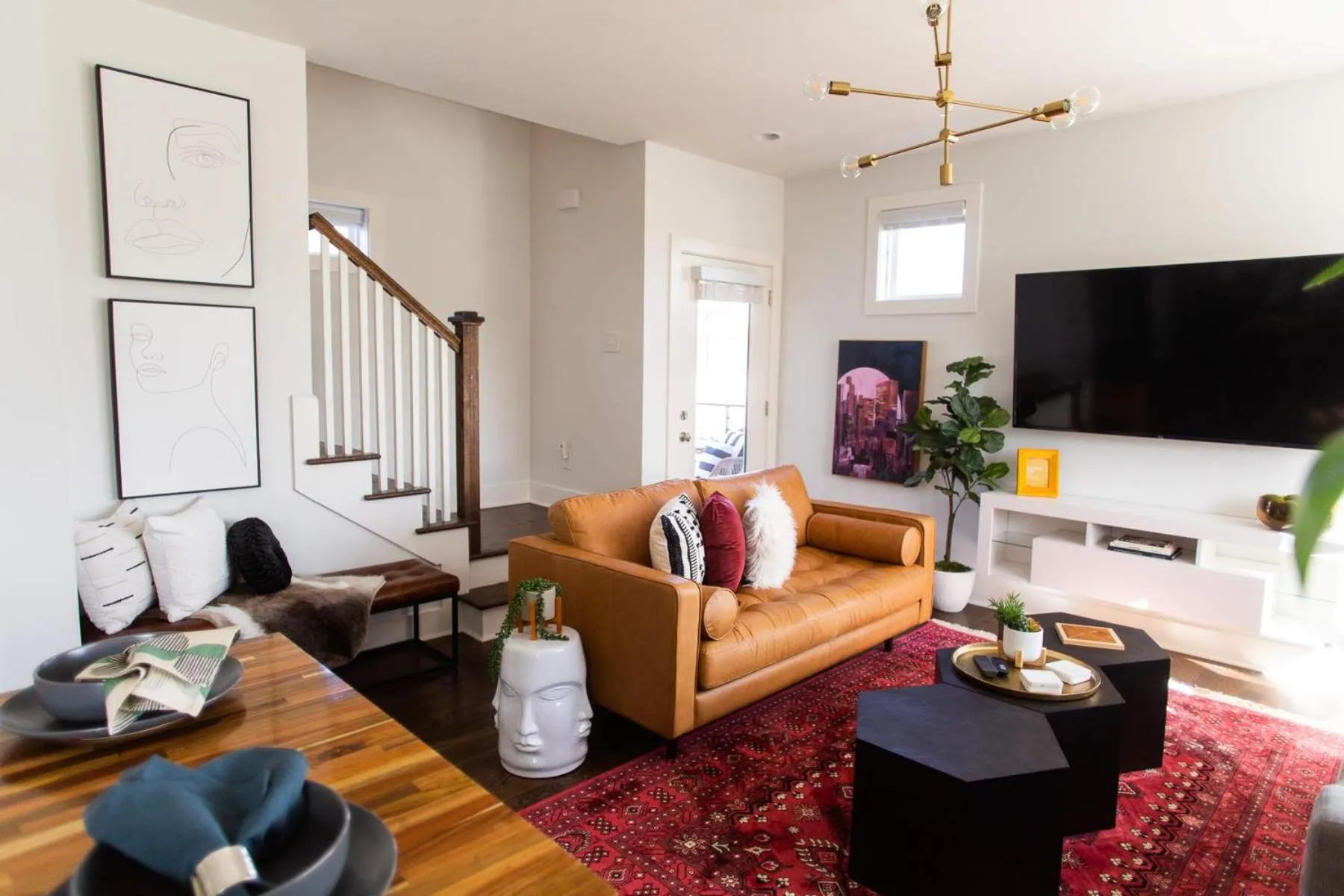 Stylish Home for 12 8th Ave South 6 Beds