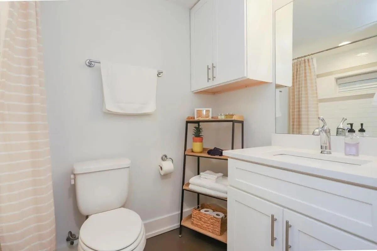 Stylish Home for 12 8th Ave South 6 Beds