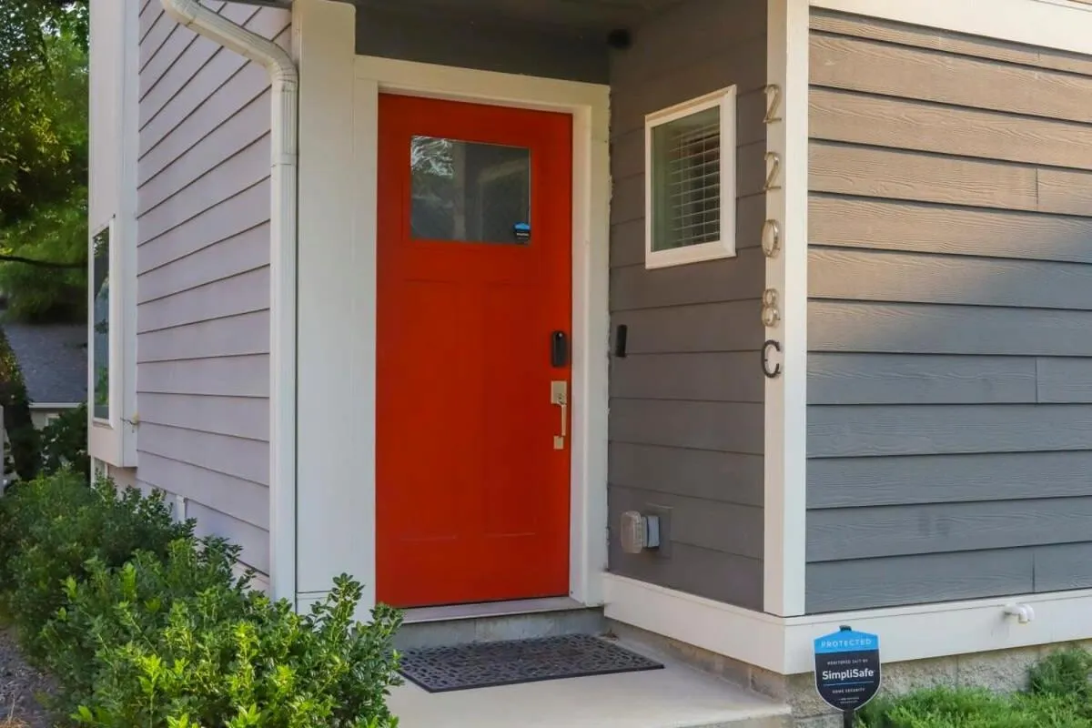 Stylish Home for 12 8th Ave South 6 Beds