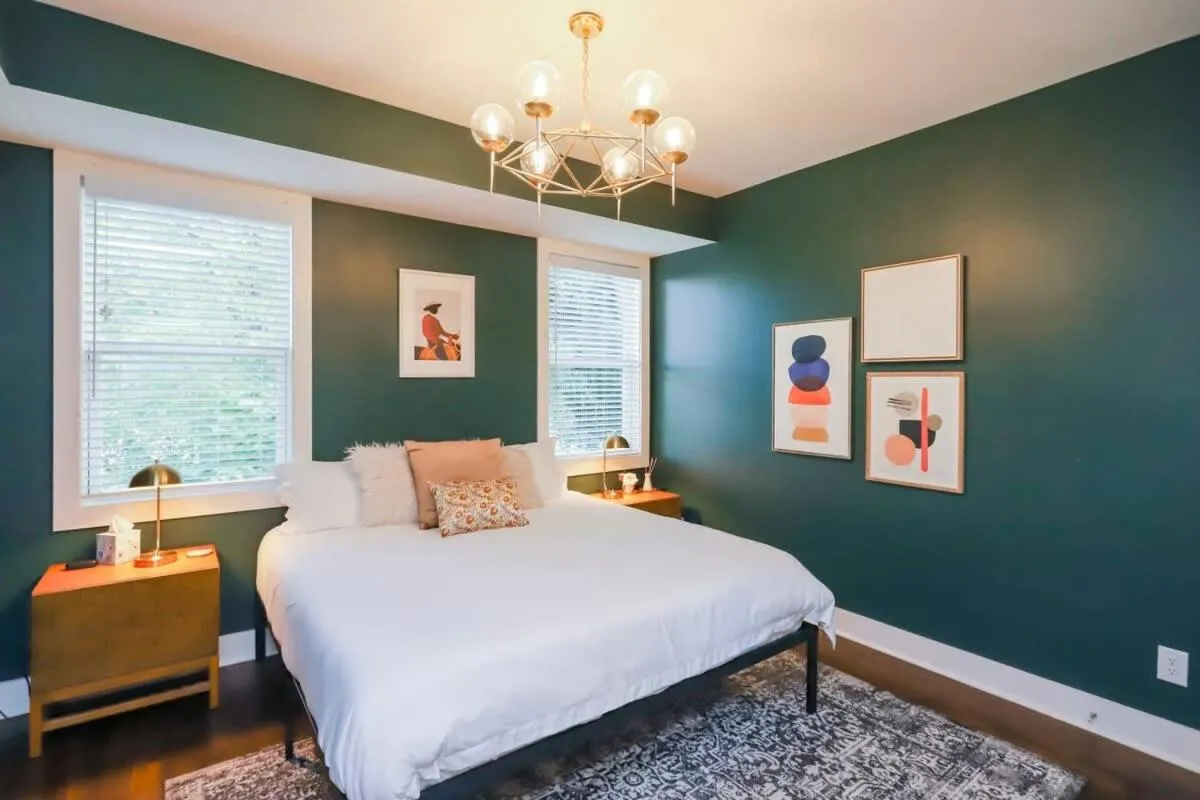 Bed in Stylish Home for 12 8th Ave South 6 Beds