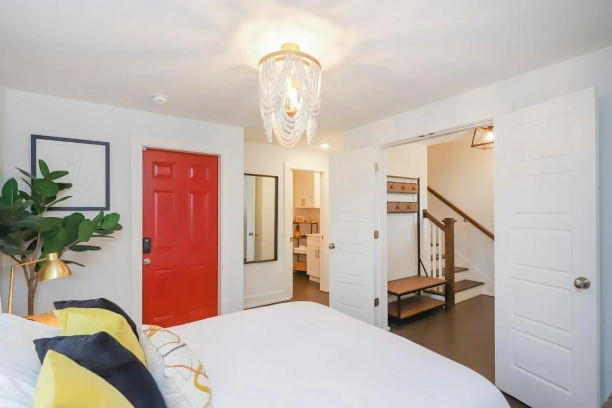 Bed in Stylish Home for 12 8th Ave South 6 Beds